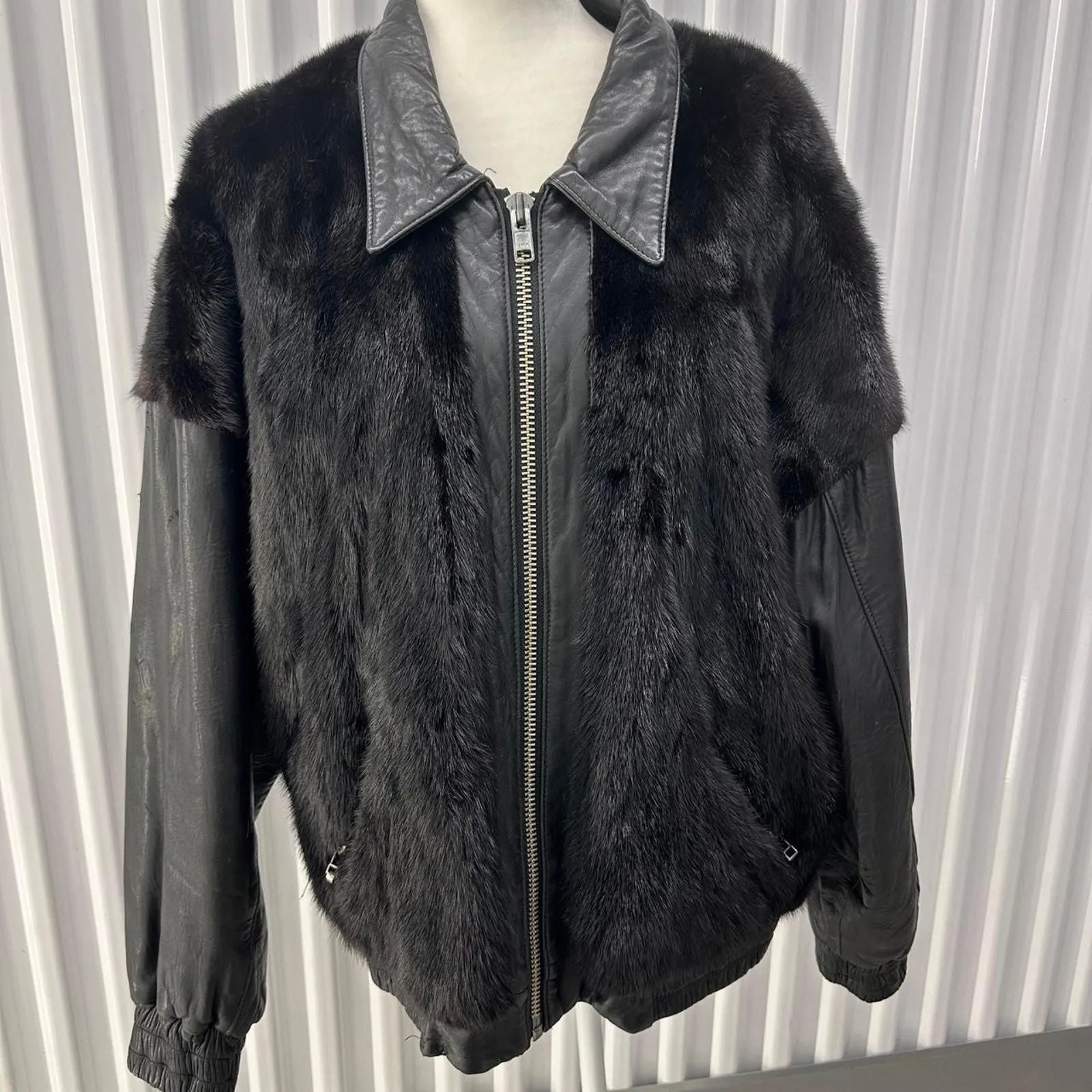 Product image for Vintage Men's Genuine Leather & Black Fur Bomber Jacket