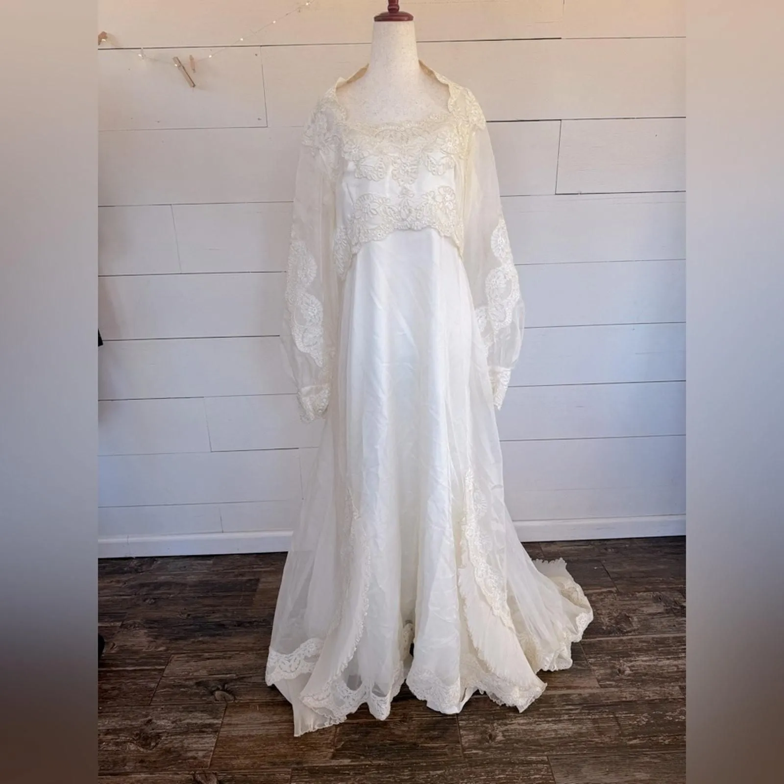 Product image for 1970's ivory bishop sleeve chiffon and alencon lace wedding dress / size M