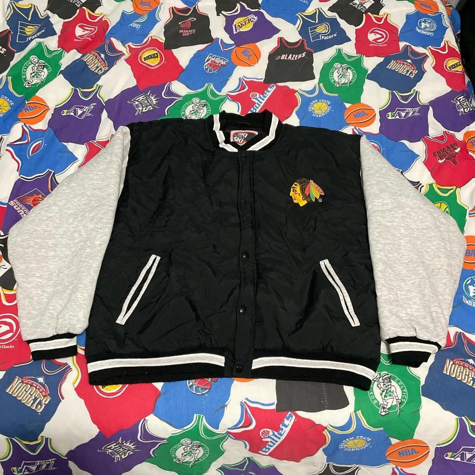 Product image for Vintage 90s NHL Chicago Blackhawks Hockey Bomber Jacket