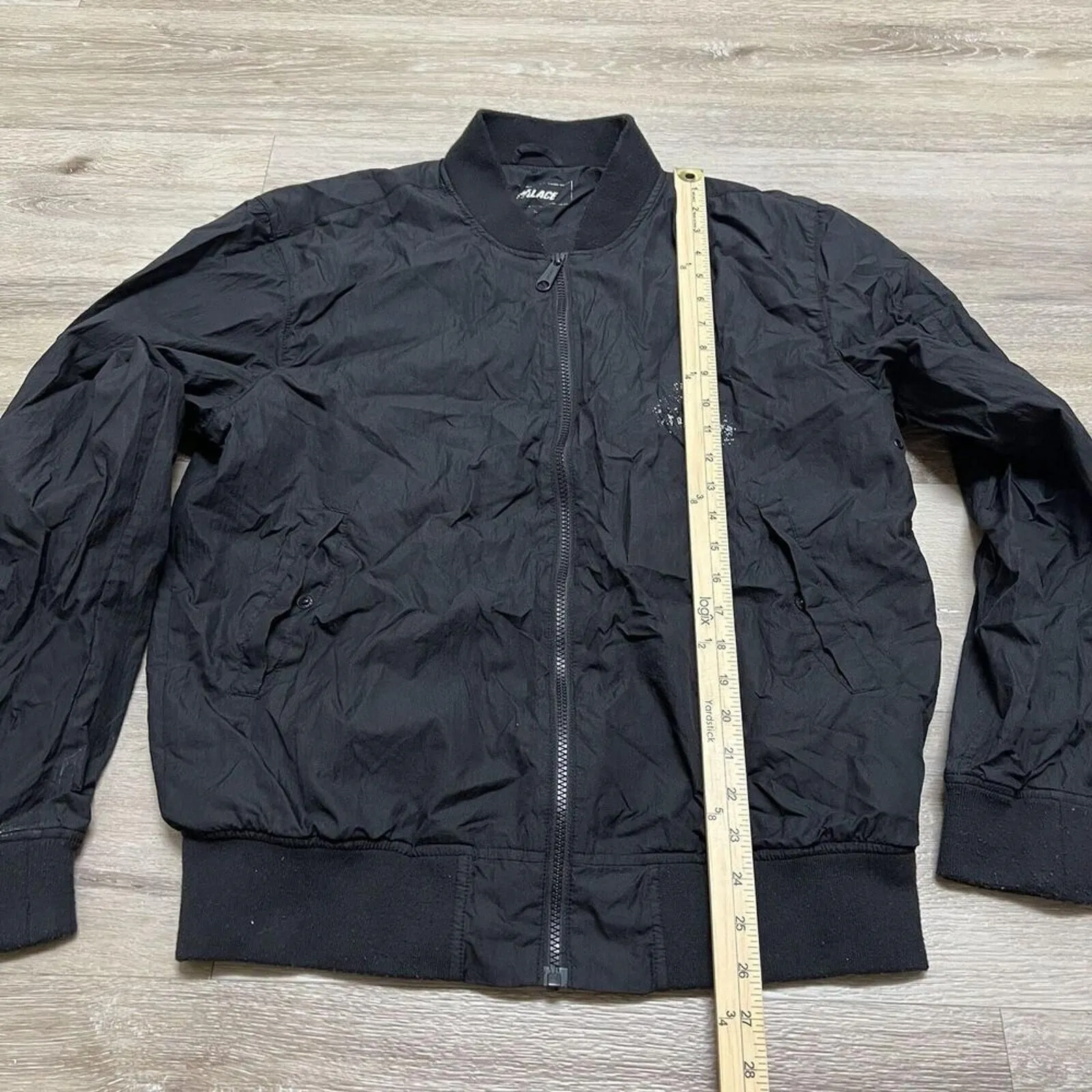 Listing Image Blurred Background