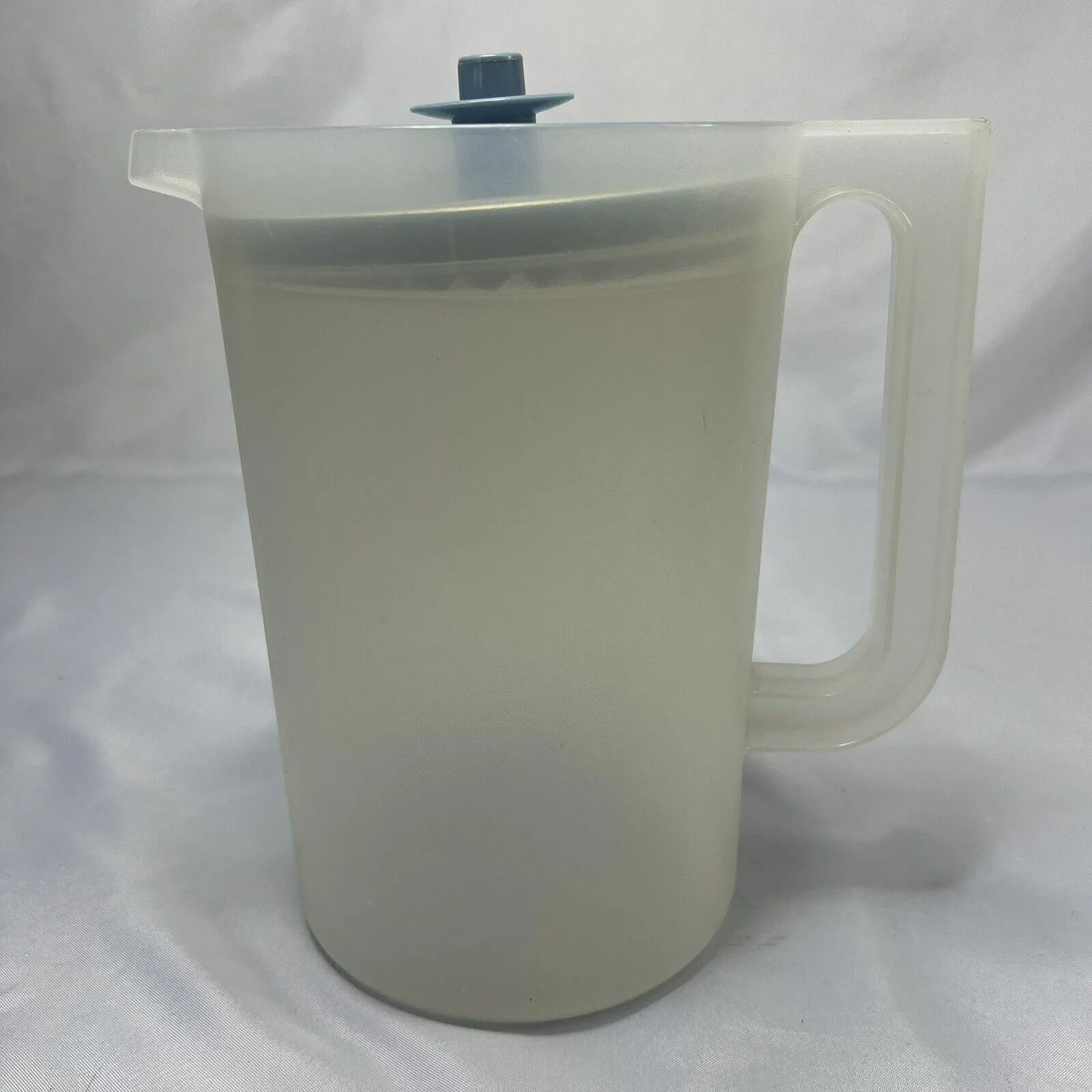 Product image for Vintage 2 Qt Tupperware Clear Pitcher Clean Blue Push Button Seal USA