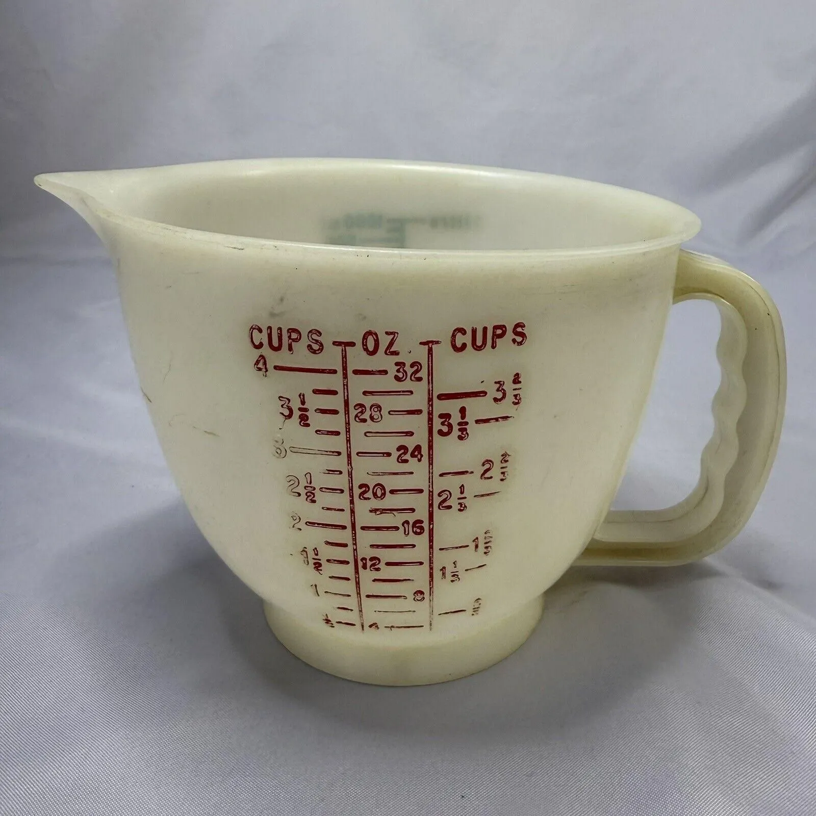 Product image for VTG "Tupperware" 4 Cups 32 oz. Sturdy Plastic measuring cup Metric & Standard
