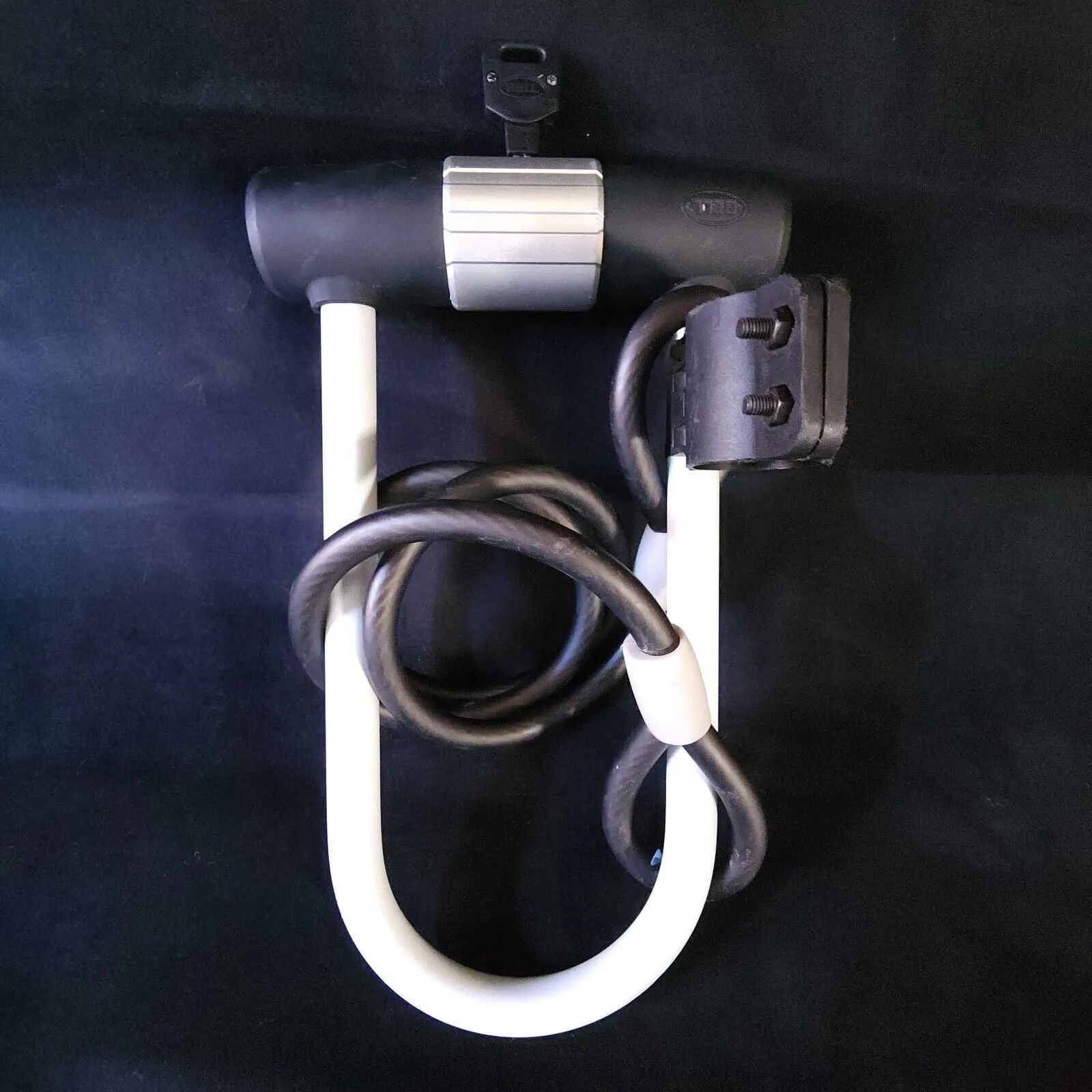 BELL Sports Catalyst 550 Hardened Steel Shackle U-Lock w