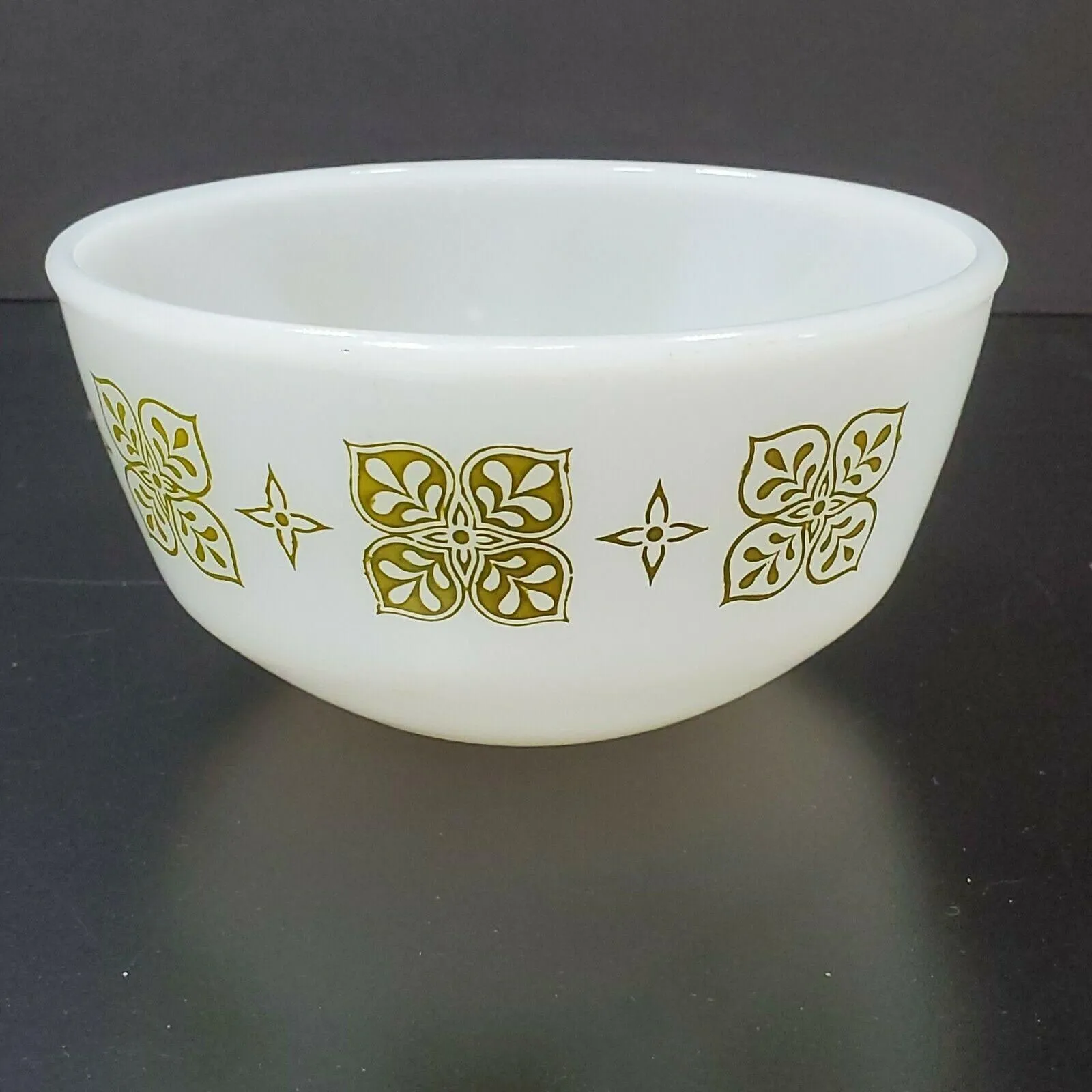 Product image for Vtg Fire King Green Dutch Clover Anchor Hocking White Milk Glass 5" Mixing Bowl