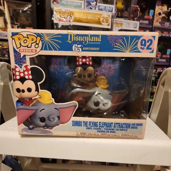 Product image for Dumbo The Flying Elephant Attraction With Minnie Mouse