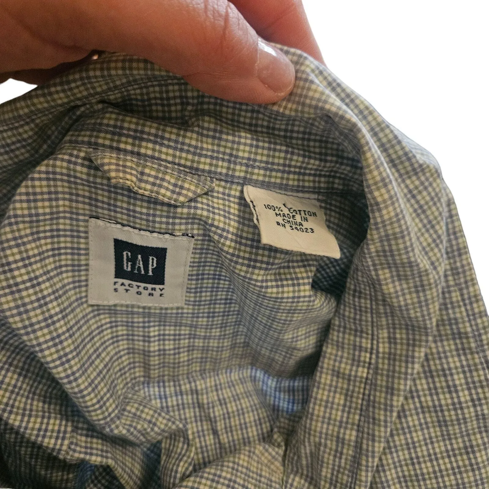Listing Image Blurred Background