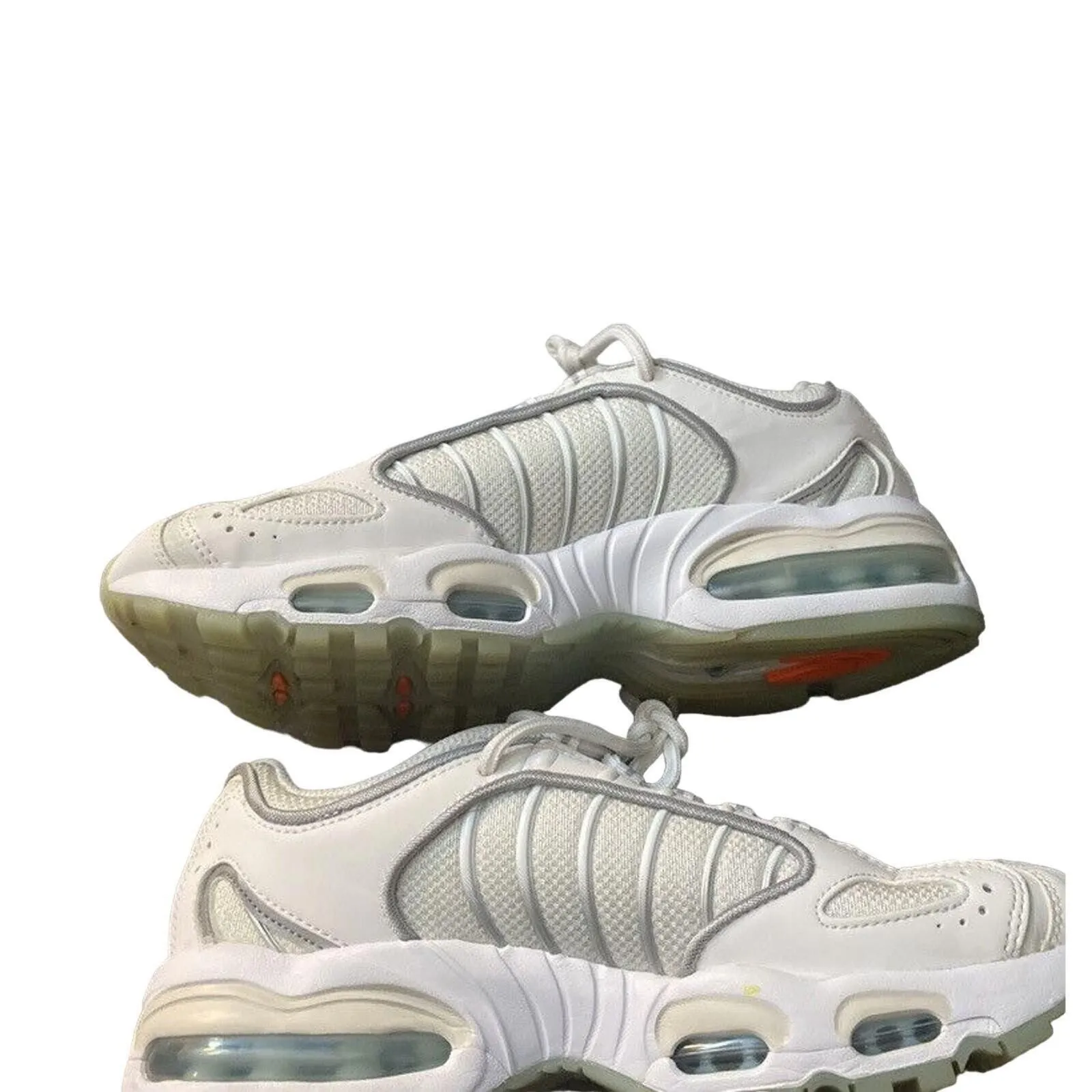 Listing Image Blurred Background
