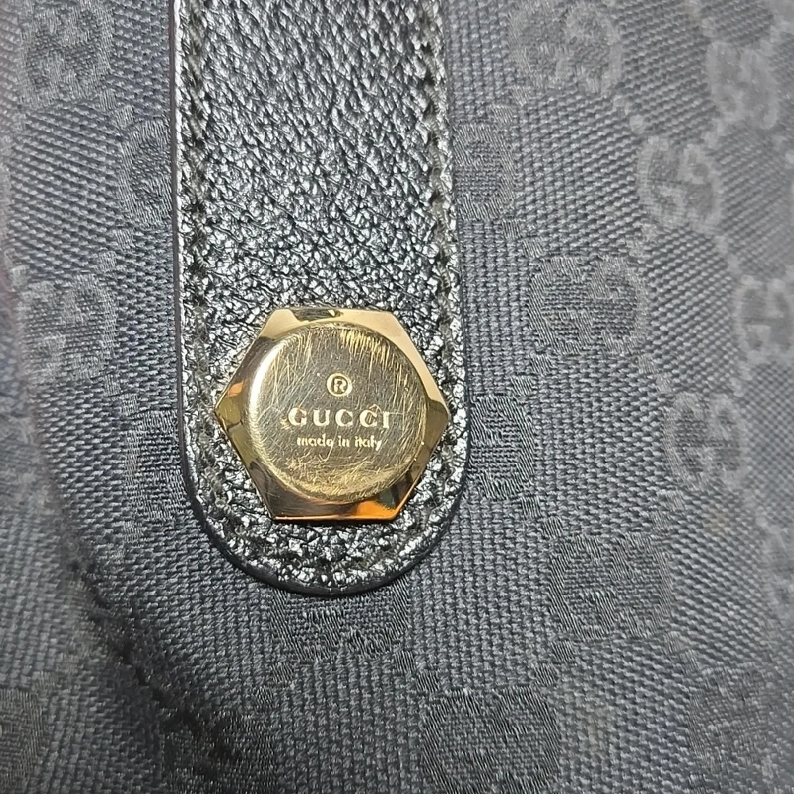 Listing Image Blurred Background