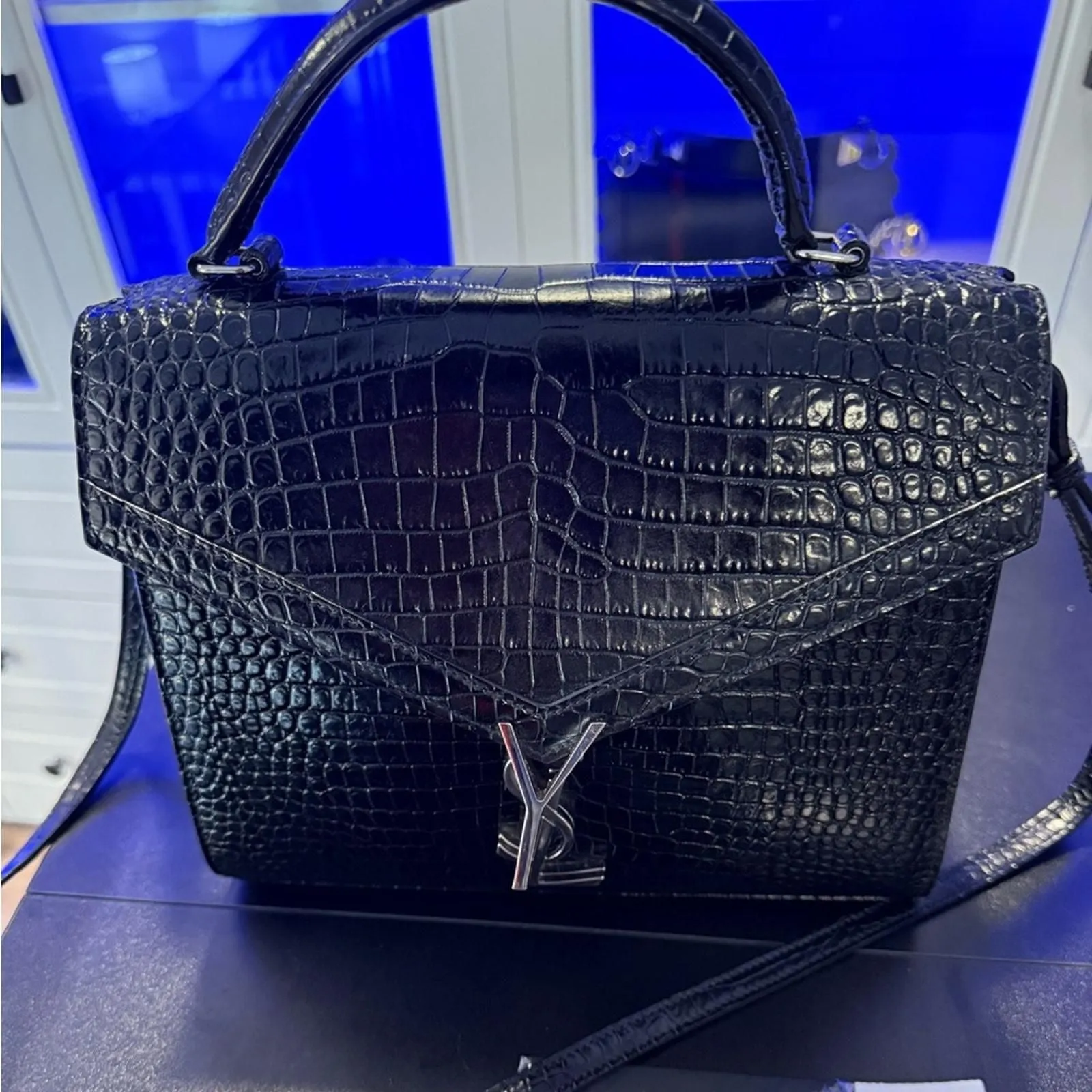2019 YSL Crocodile Embossed Cassandra Top Handle Bag satchel EUC