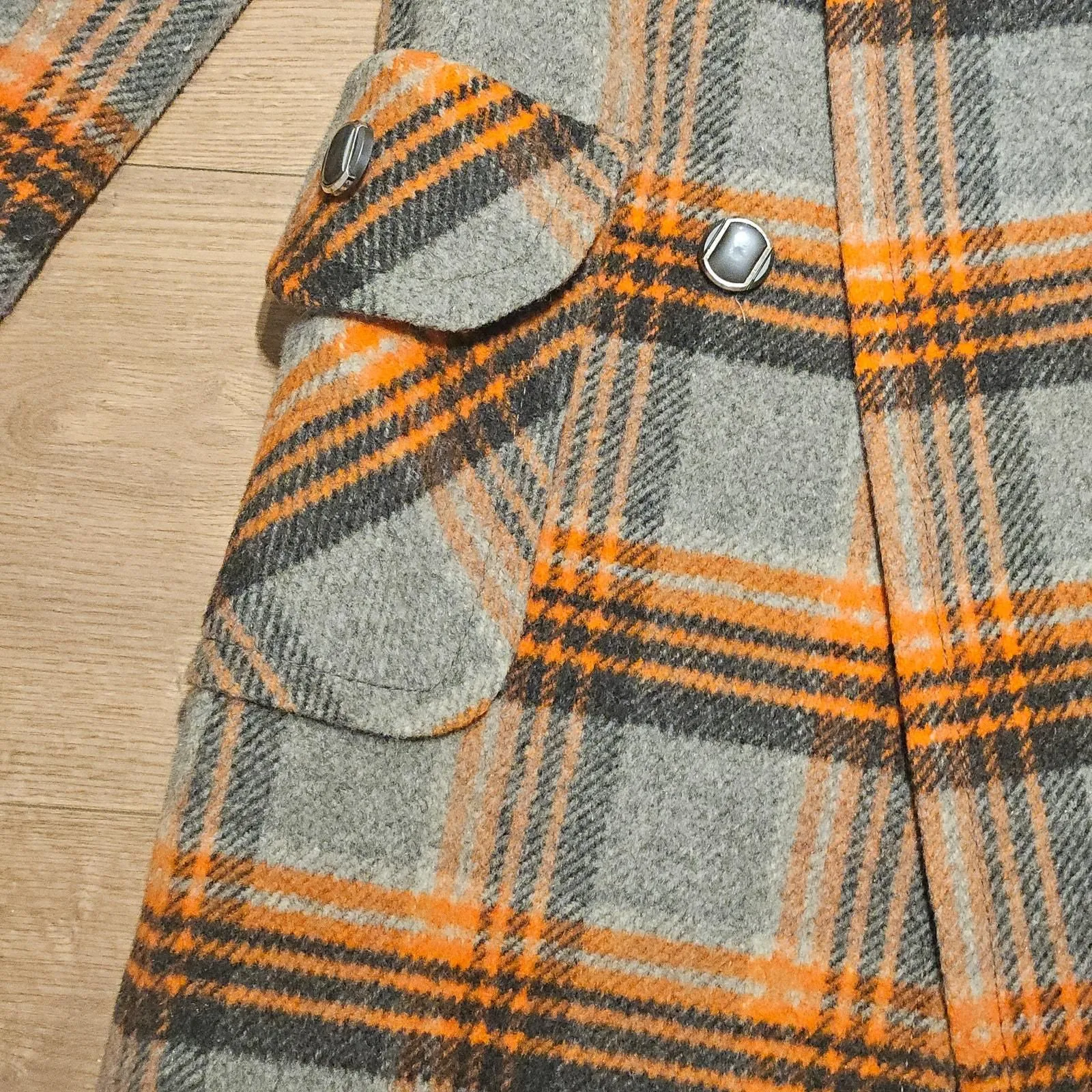 Listing Image Blurred Background