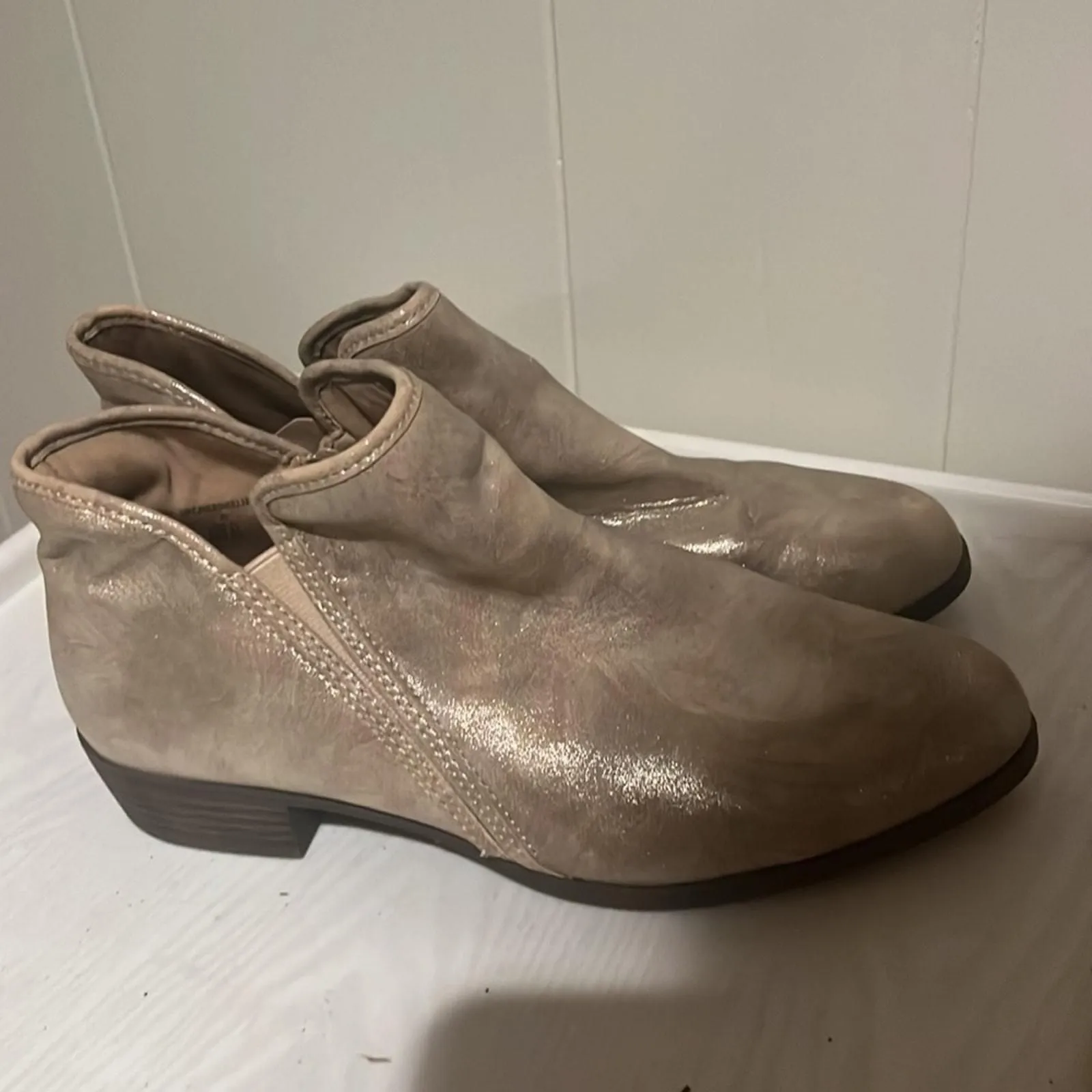 Listing Image Blurred Background