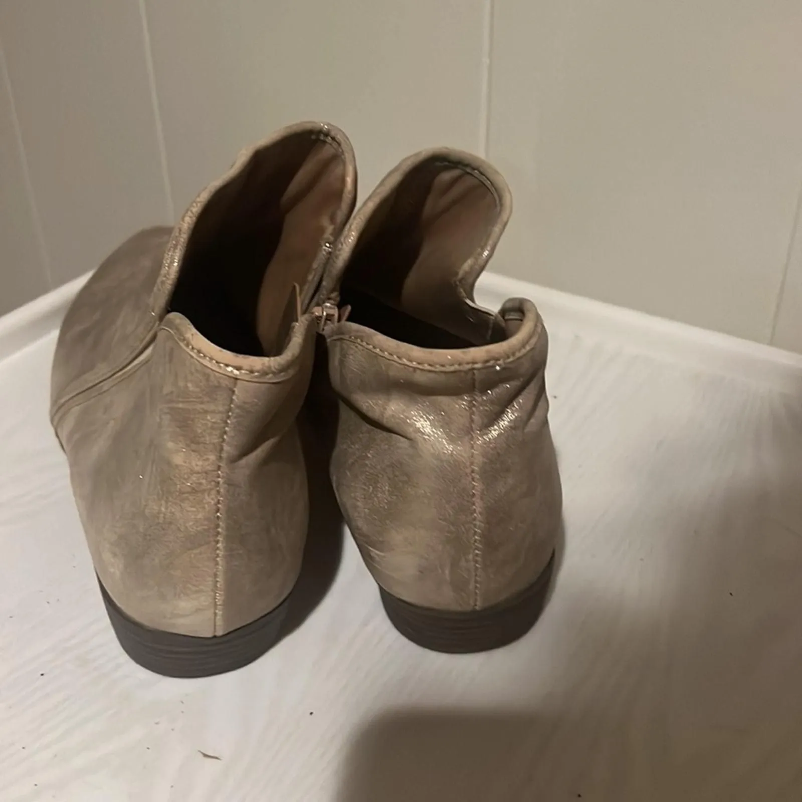 Listing Image Blurred Background