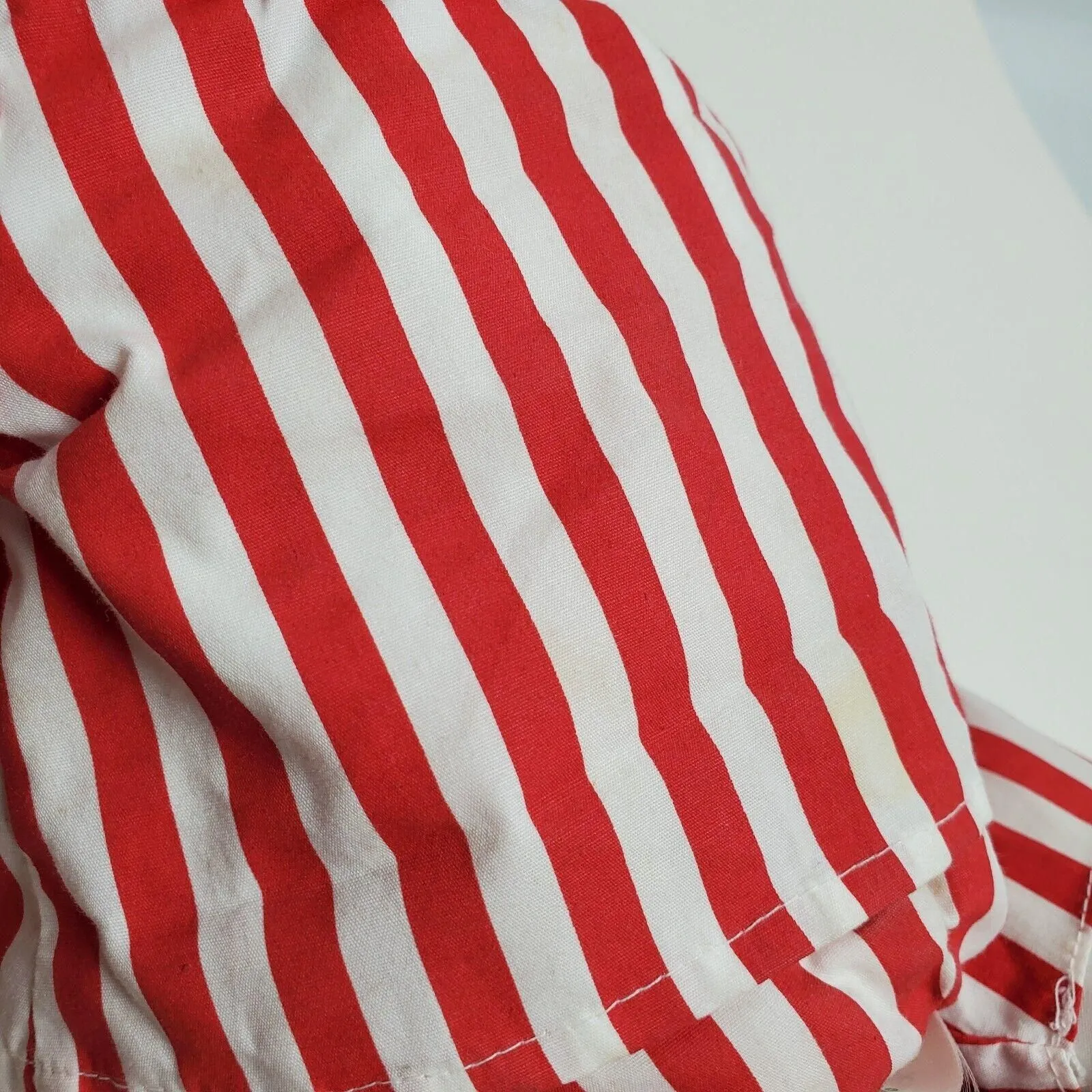 Listing Image Blurred Background