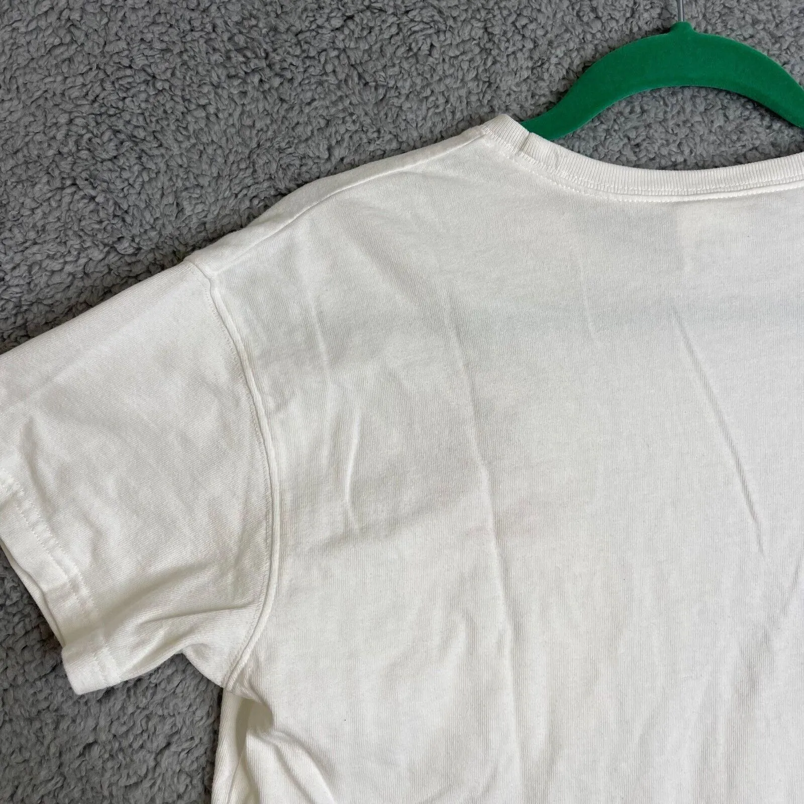 Listing Image Blurred Background