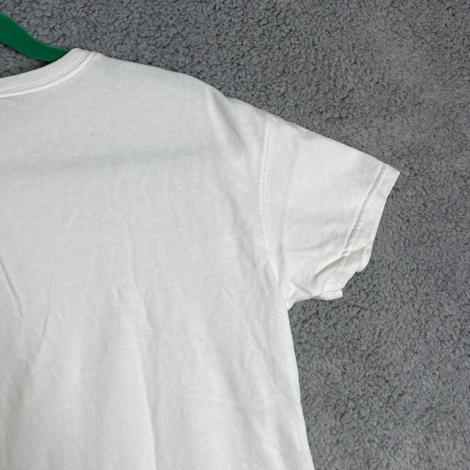 Listing Image Blurred Background