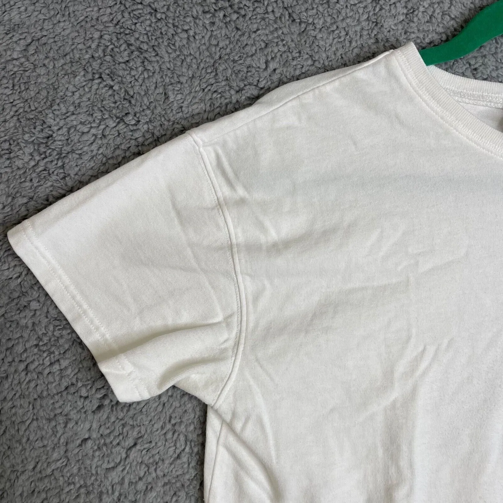 Listing Image Blurred Background