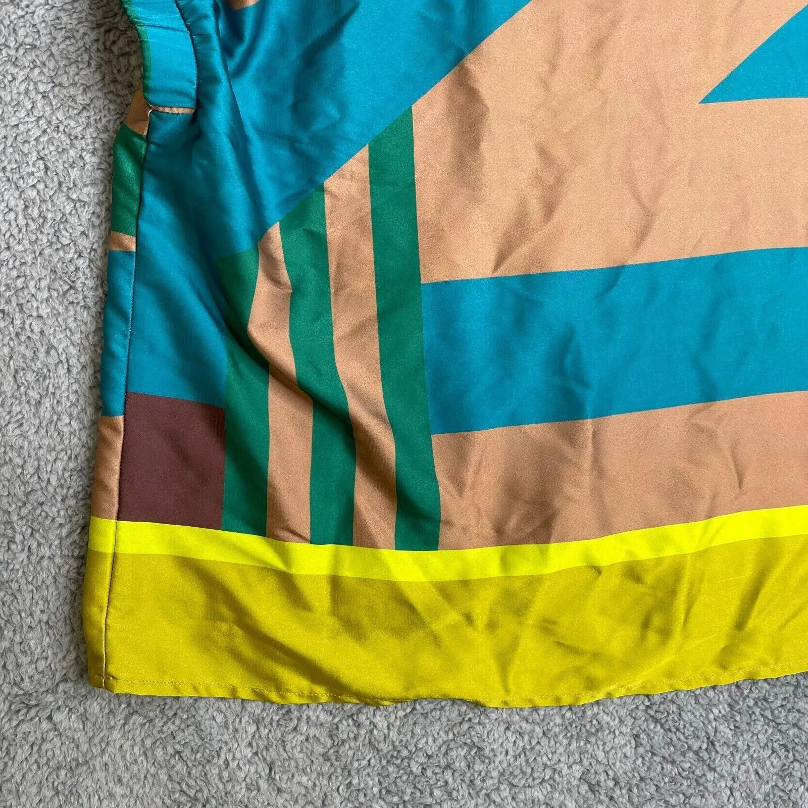 Listing Image Blurred Background