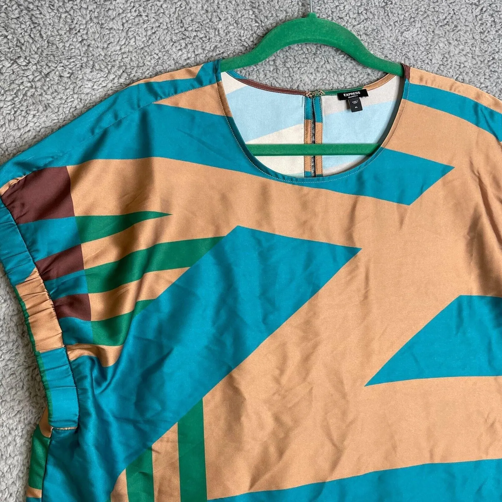 Listing Image Blurred Background