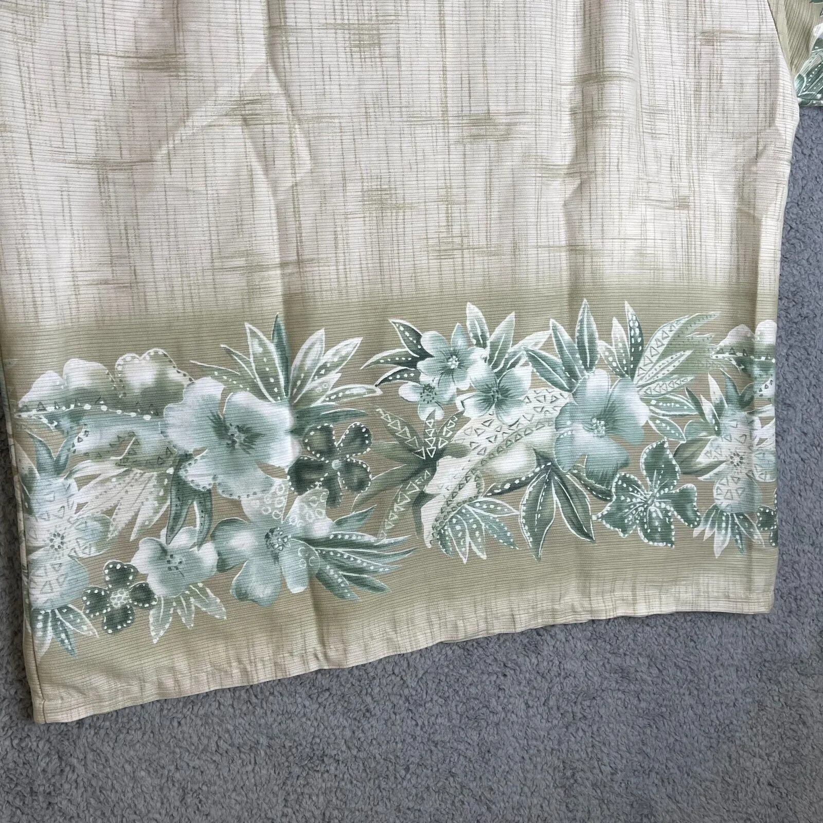 Listing Image Blurred Background