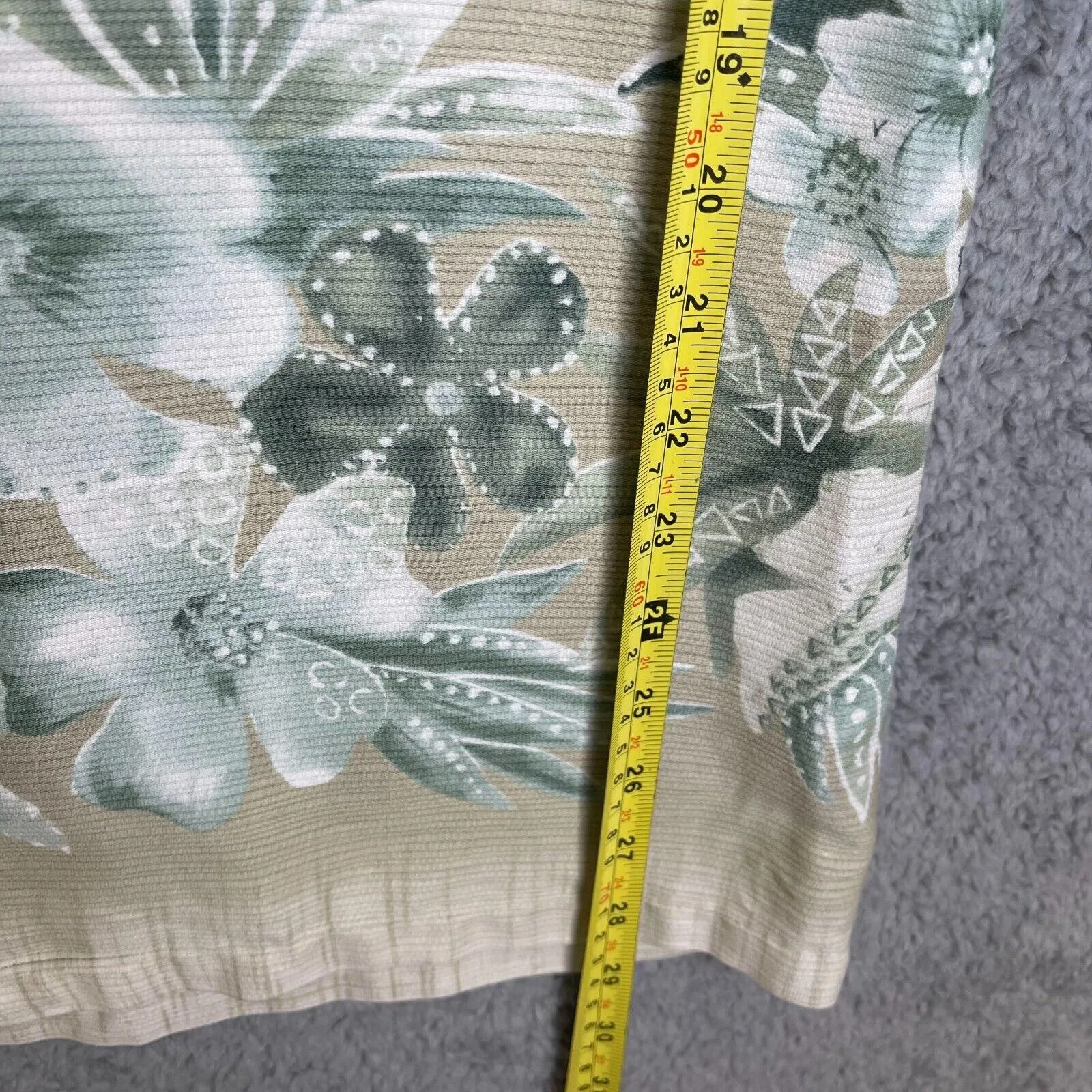 Listing Image Blurred Background