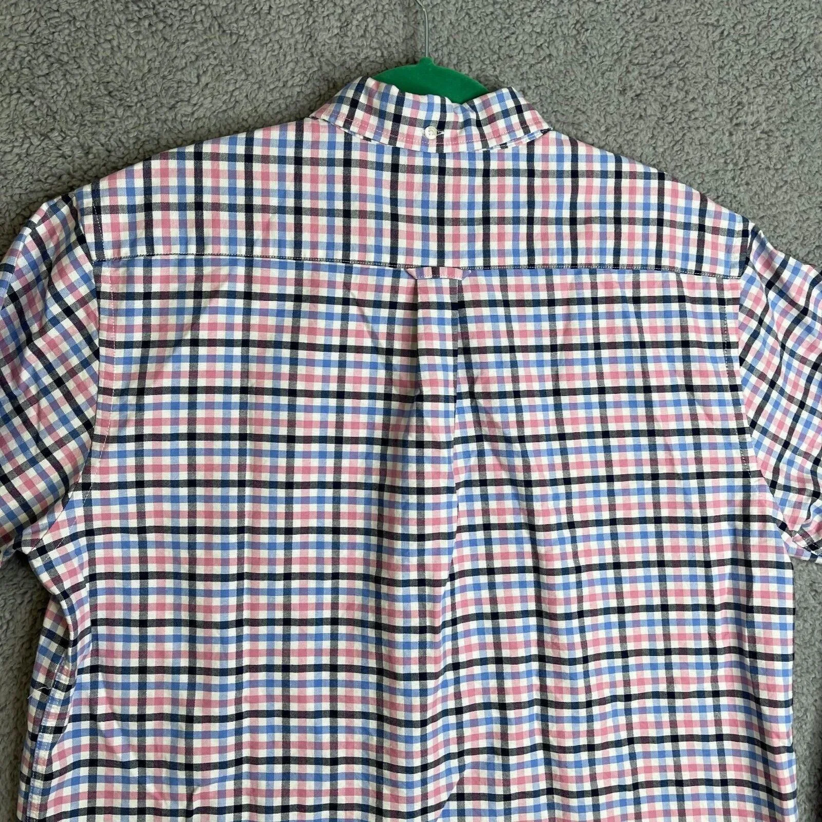 Listing Image Blurred Background