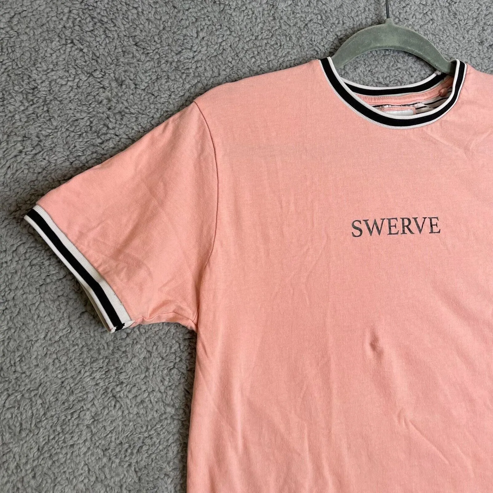 Listing Image Blurred Background