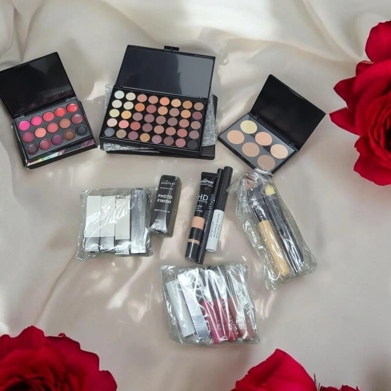 Product image for NEW Pop well 20 piece  All in One Makeup Palette Kit