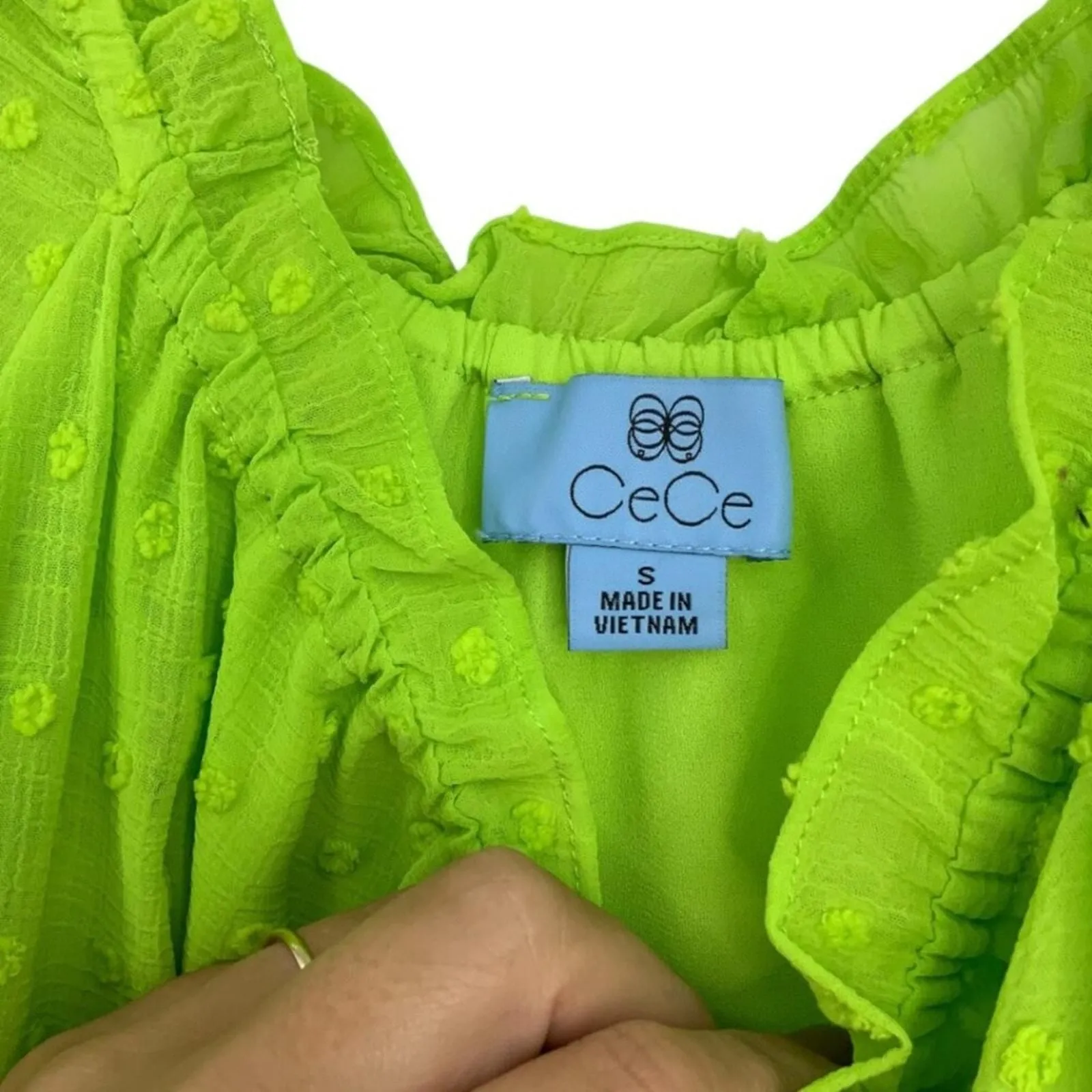 Listing Image Blurred Background