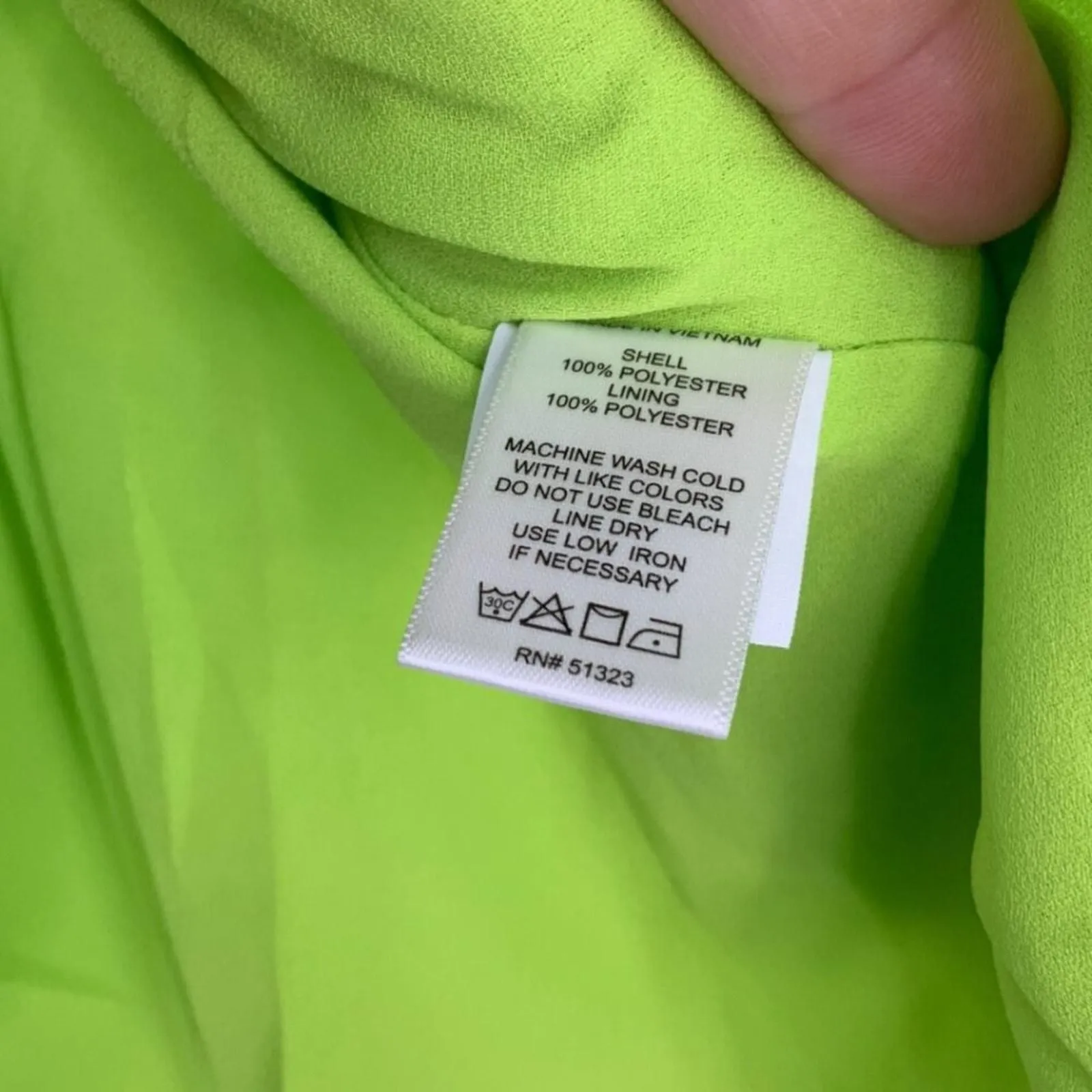 Listing Image Blurred Background
