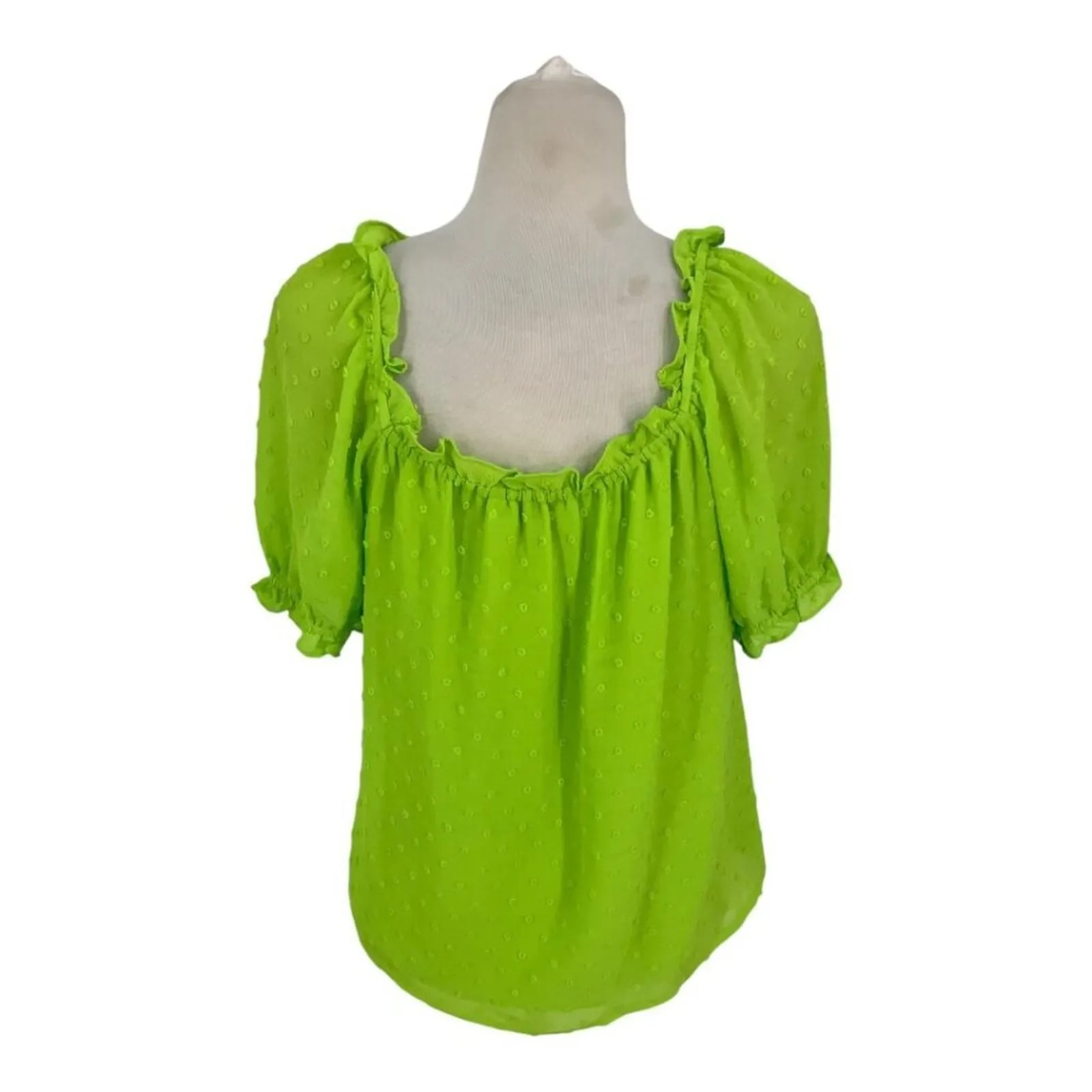 Listing Image Blurred Background