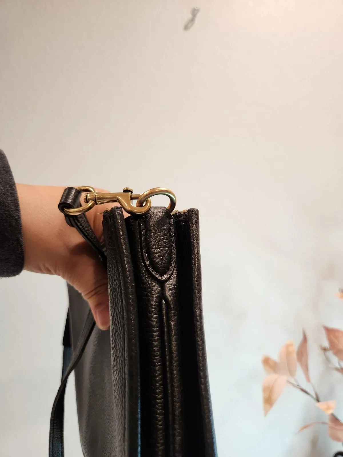 Listing Image Blurred Background