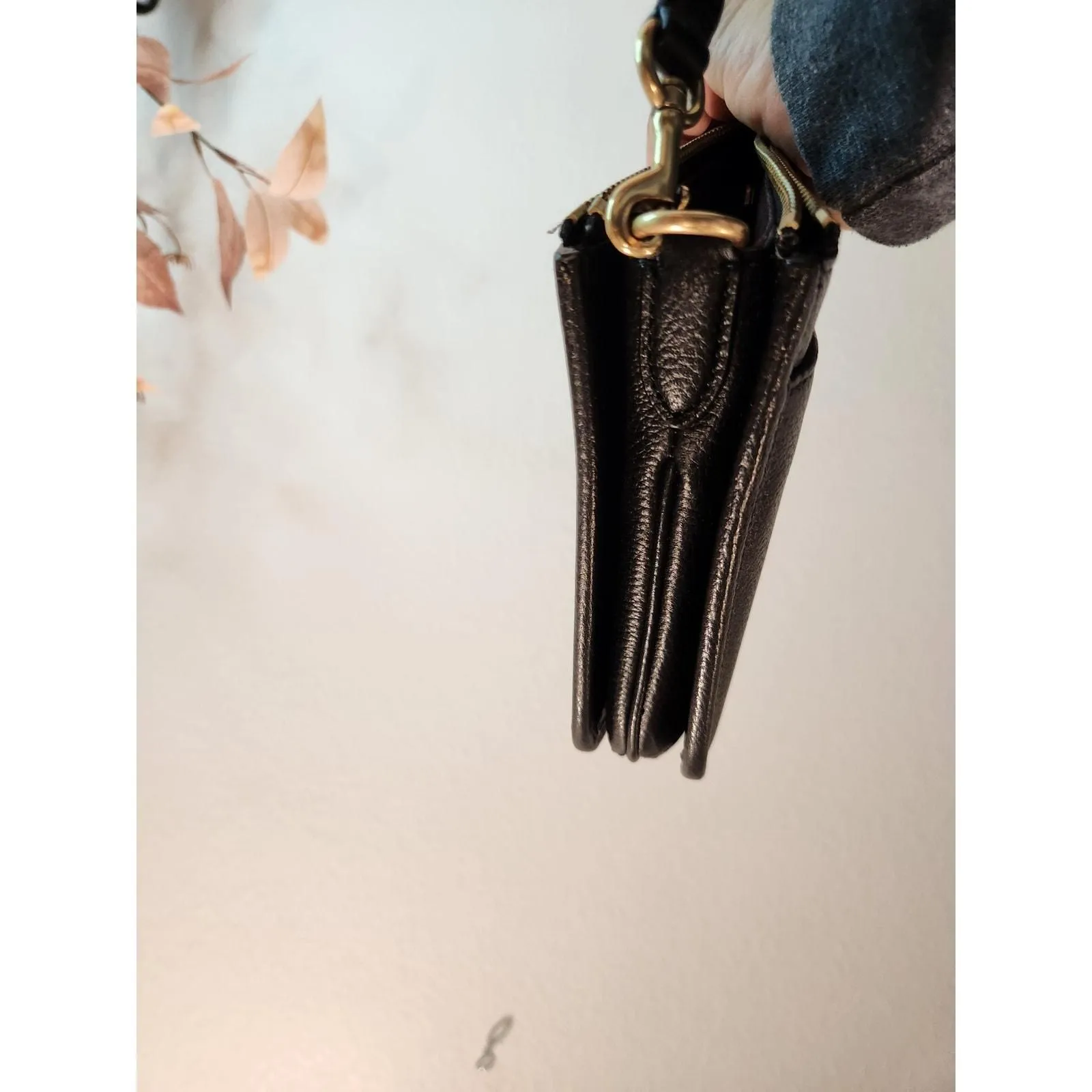 Listing Image Blurred Background