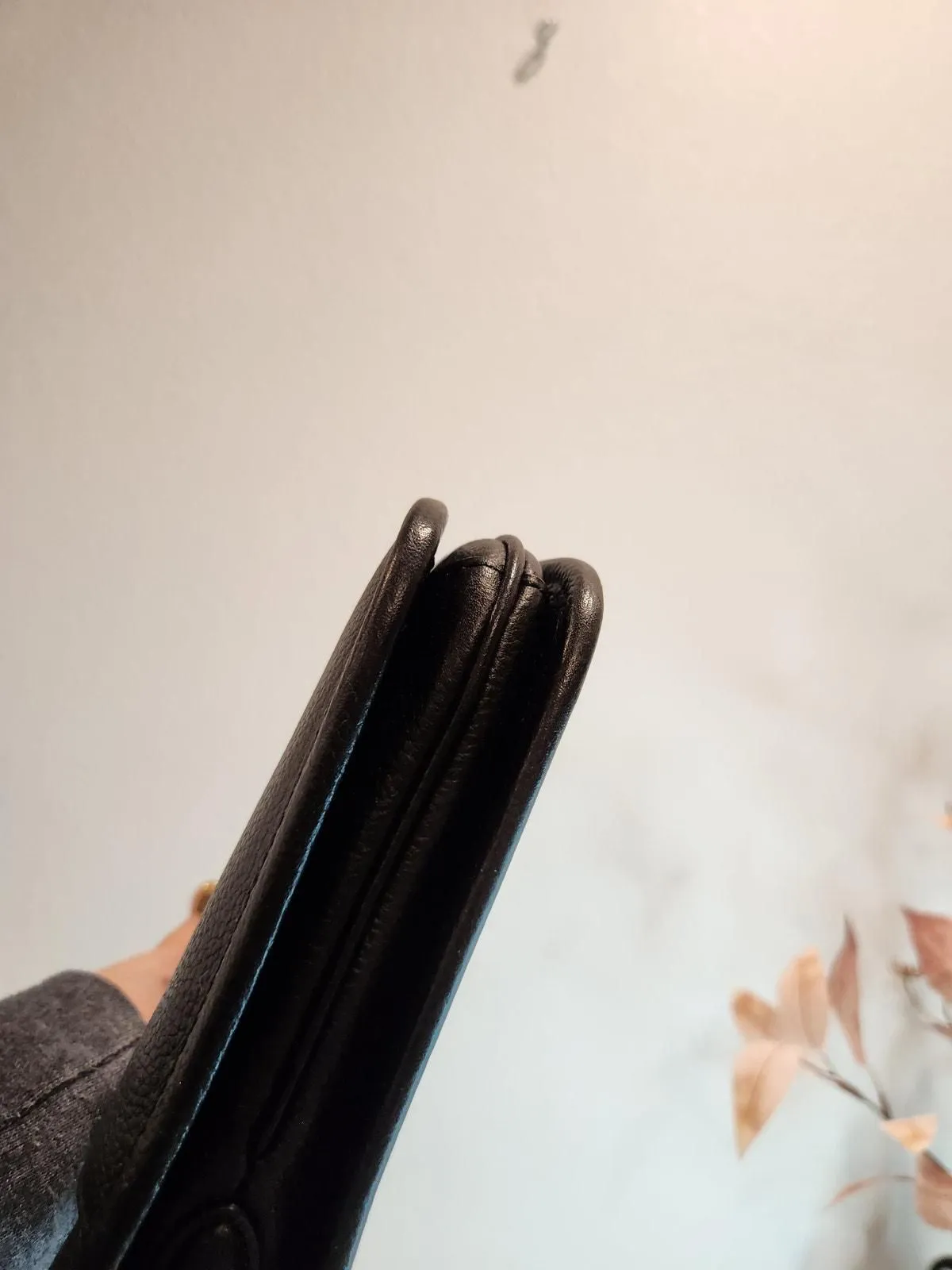 Listing Image Blurred Background