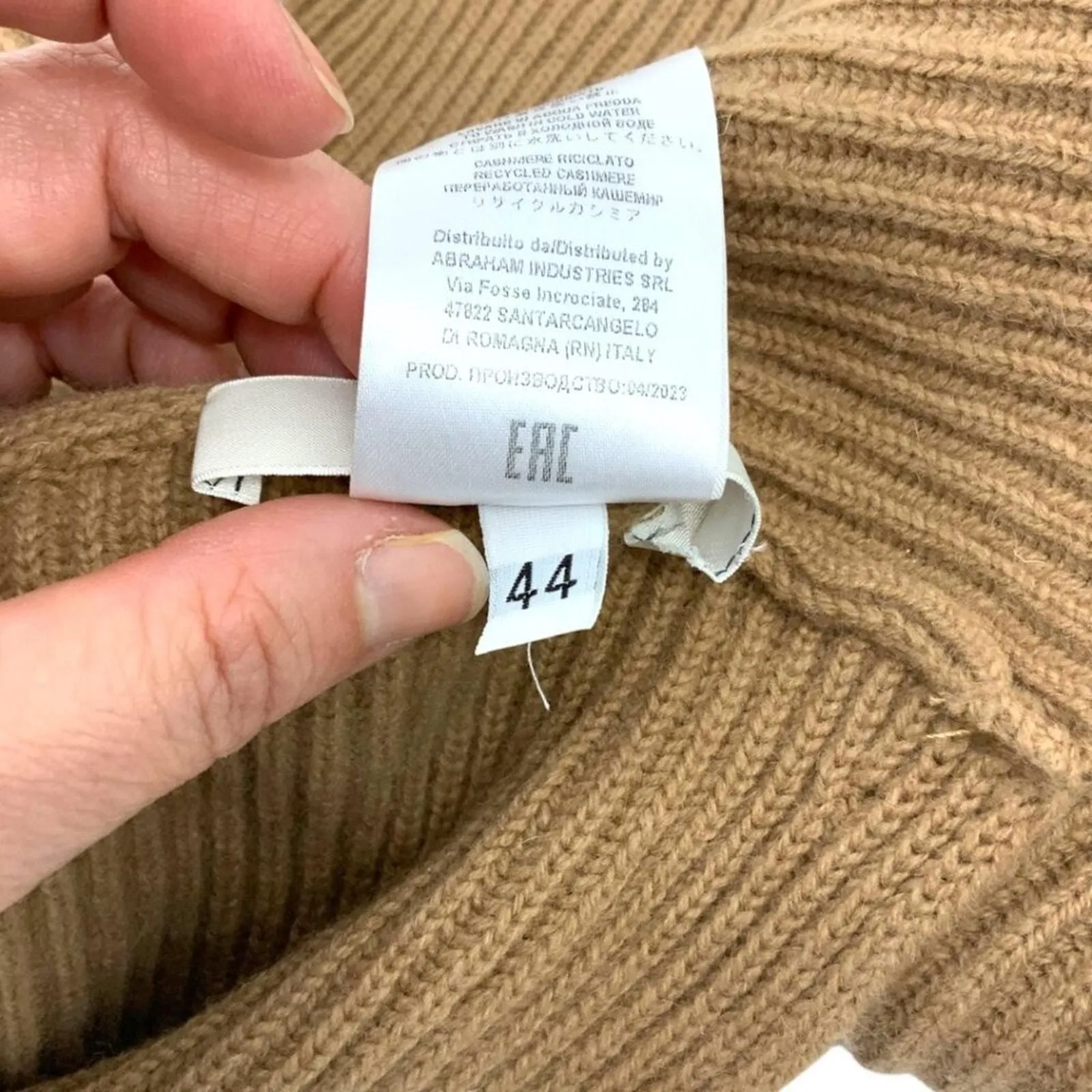 Listing Image Blurred Background