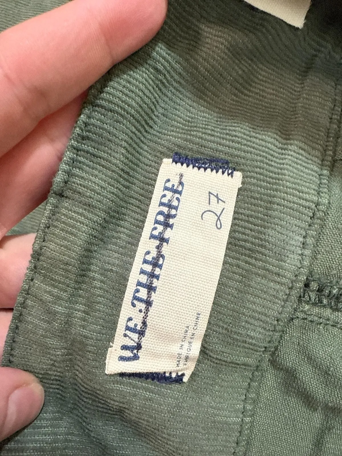 Listing Image Blurred Background