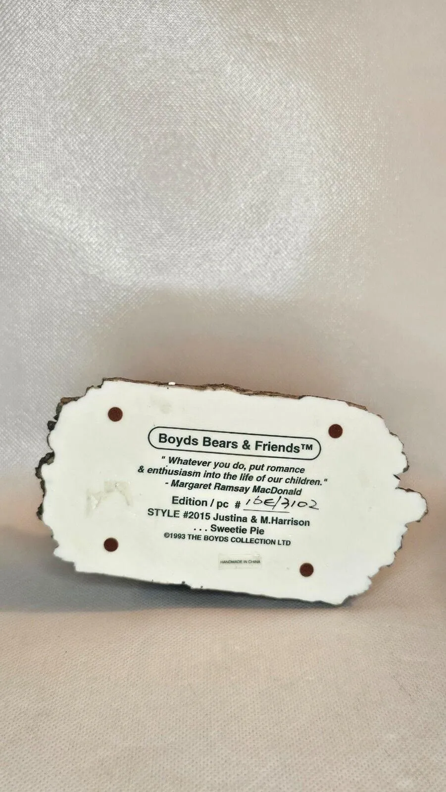 Listing Image Blurred Background