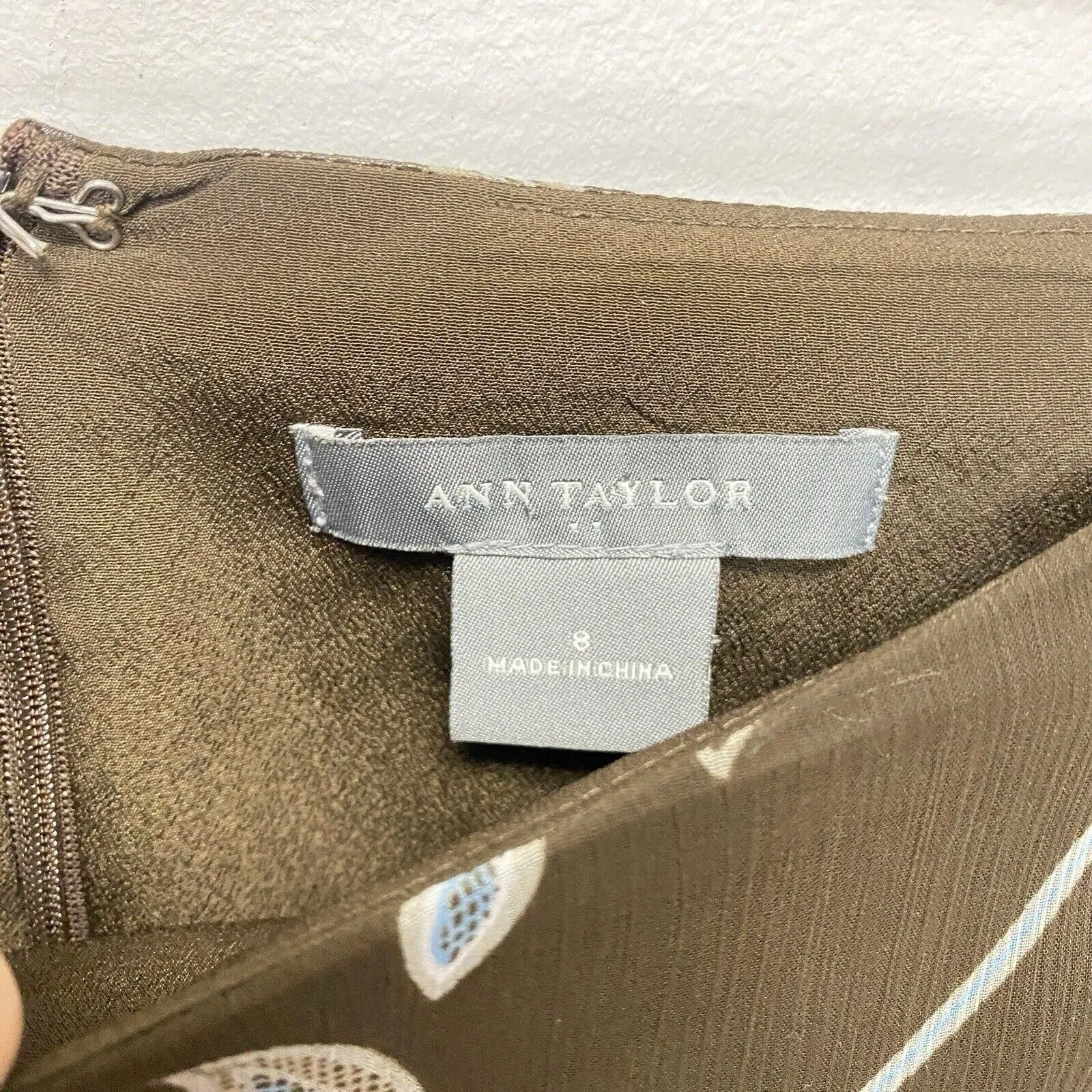Listing Image Blurred Background
