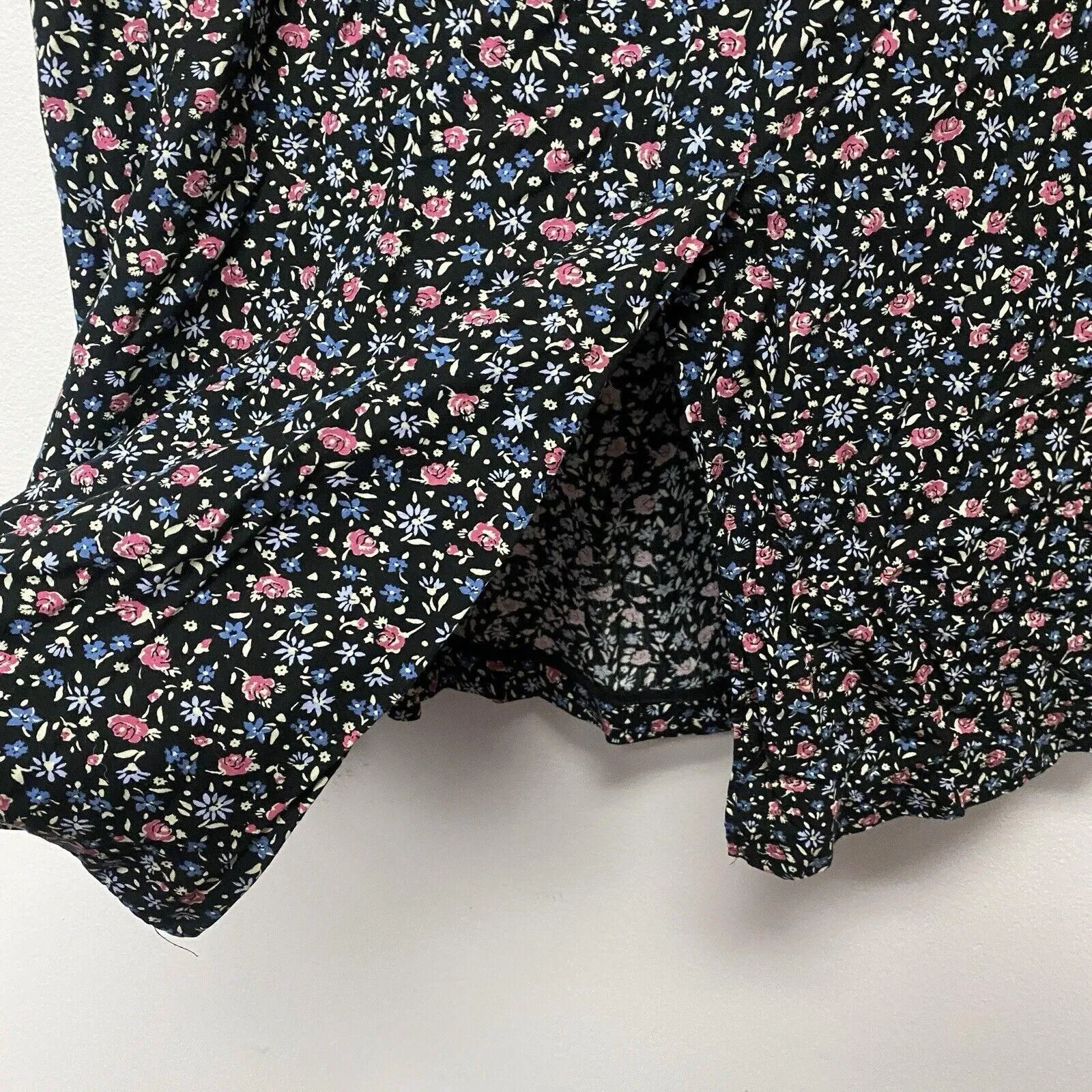 Listing Image Blurred Background