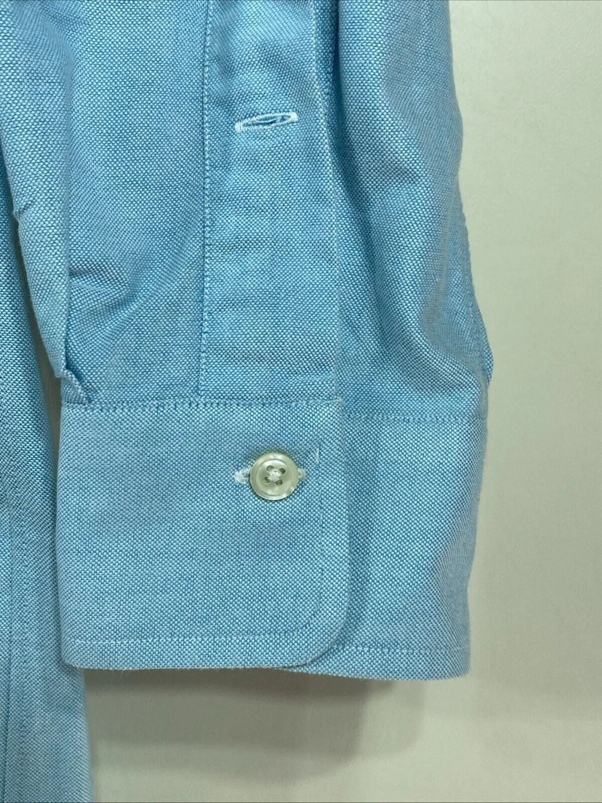 Listing Image Blurred Background