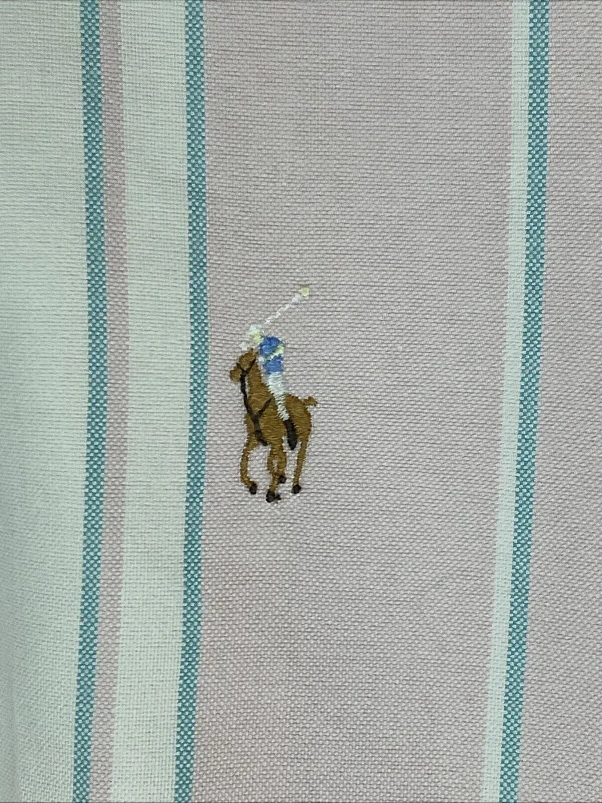 Listing Image Blurred Background