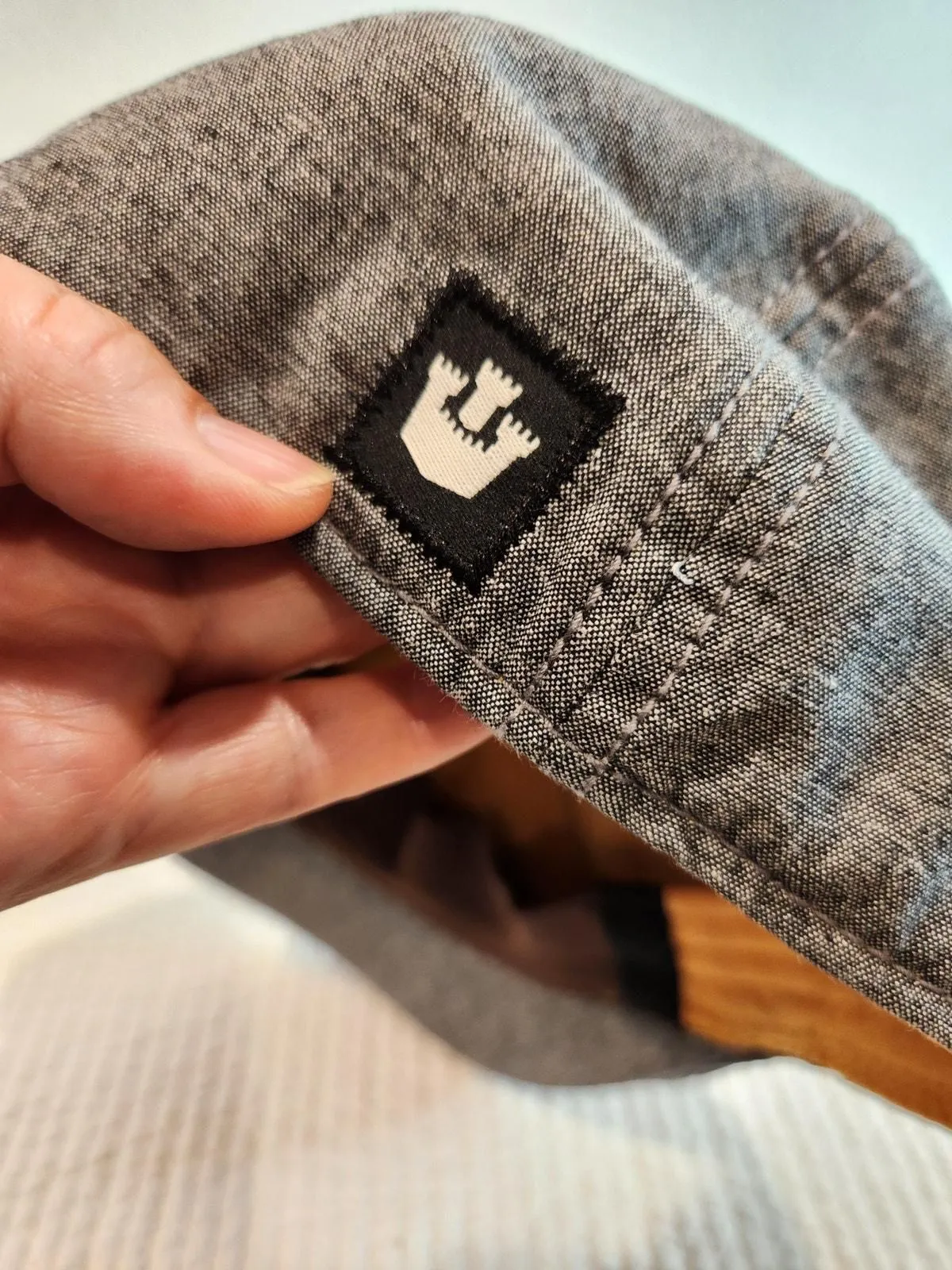 Listing Image Blurred Background