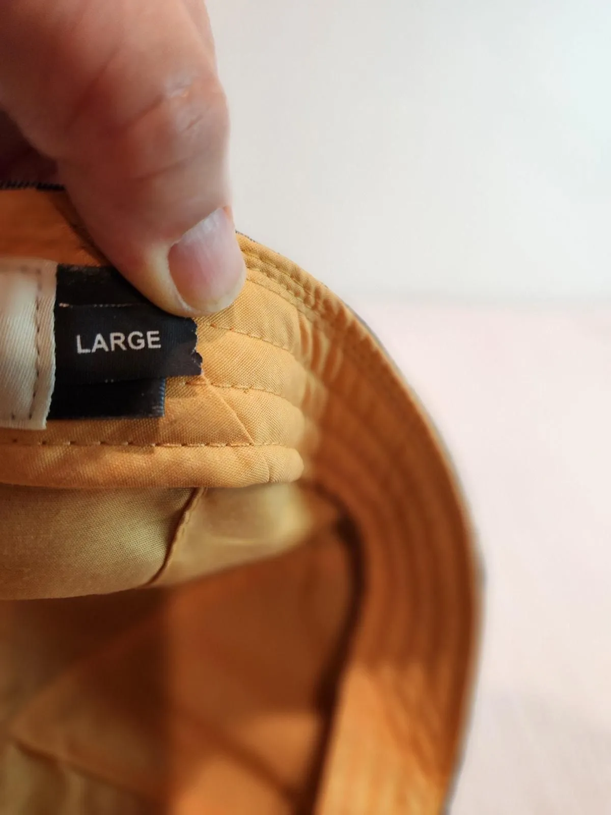Listing Image Blurred Background