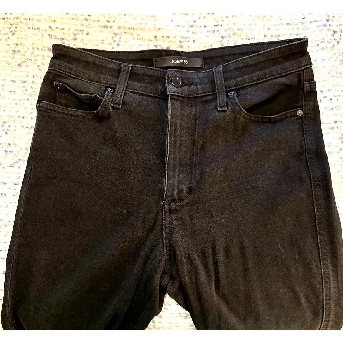 Listing Image Blurred Background