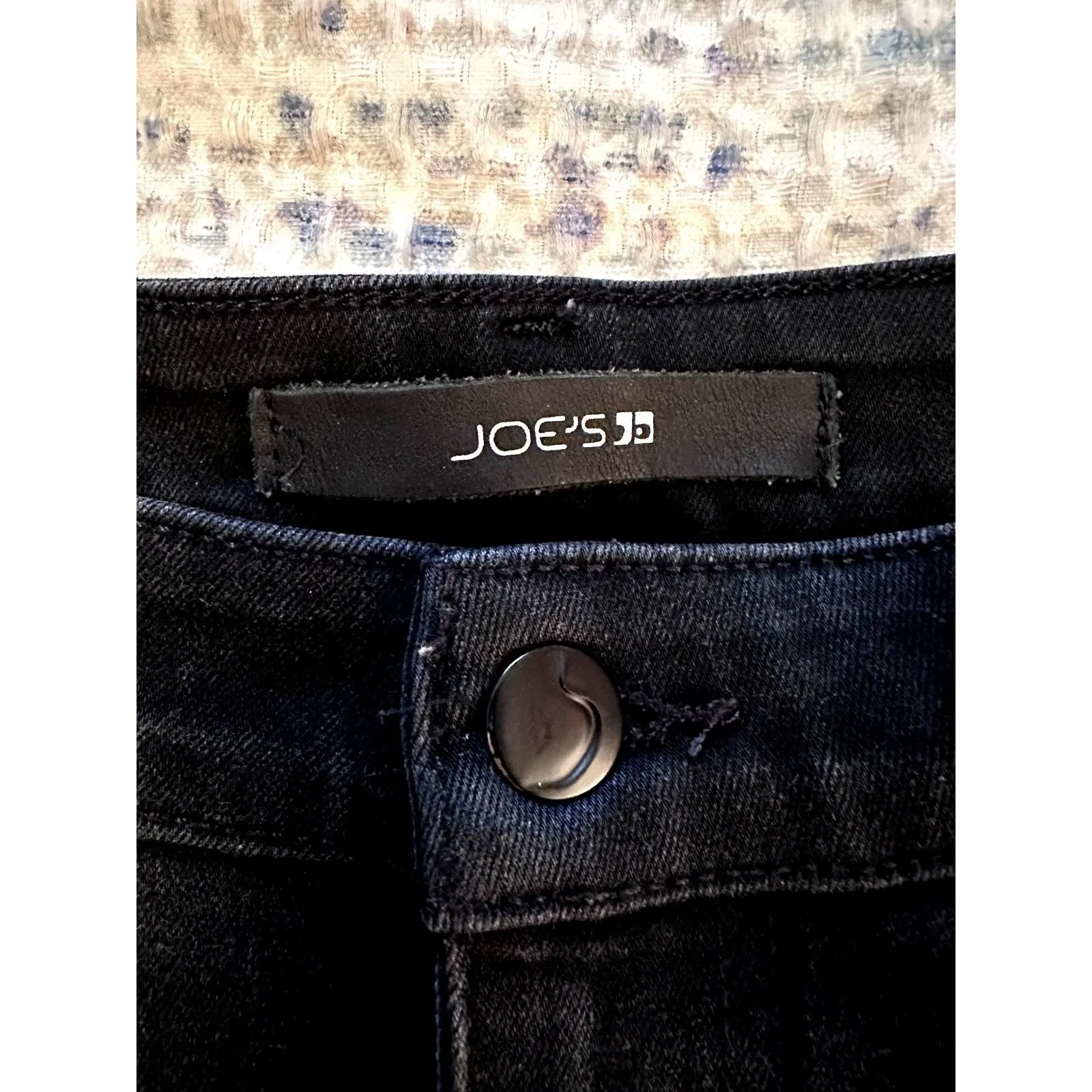 Listing Image Blurred Background