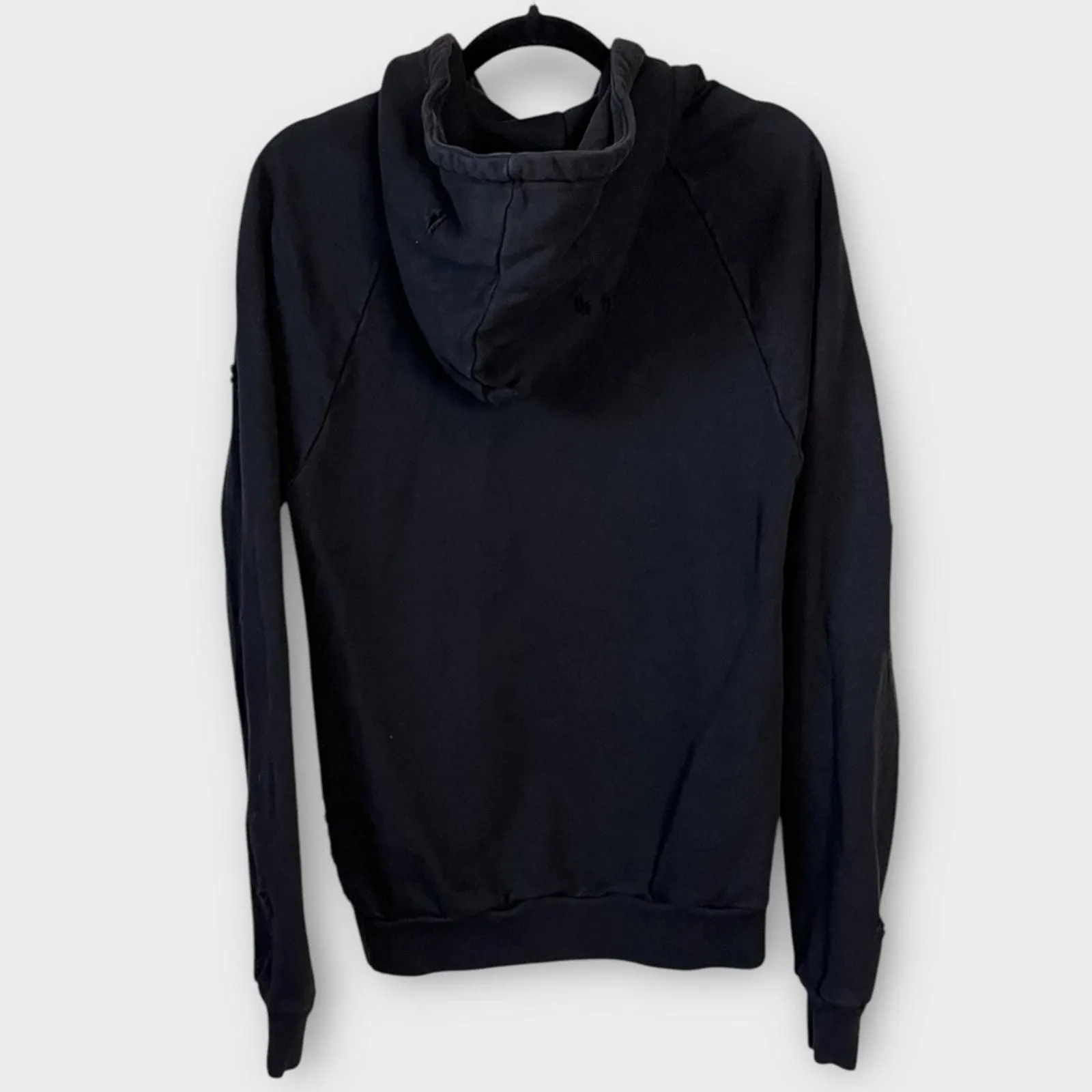 Listing Image Blurred Background