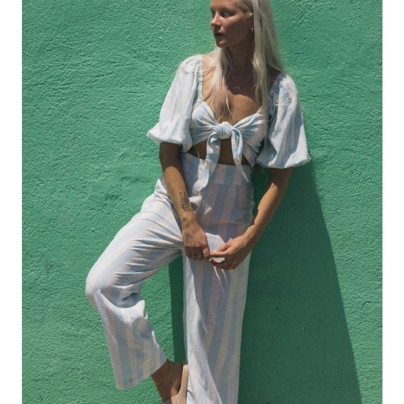 Listing Image Blurred Background