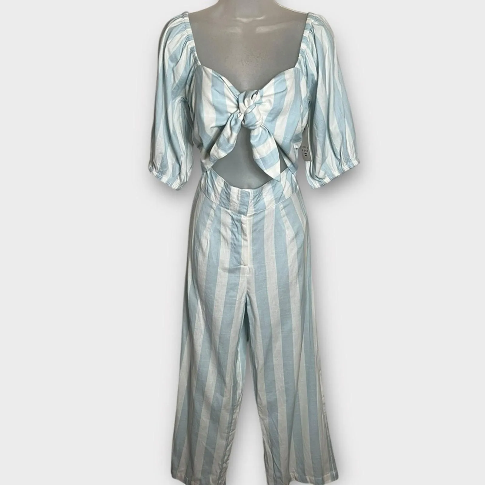 Listing Image Blurred Background