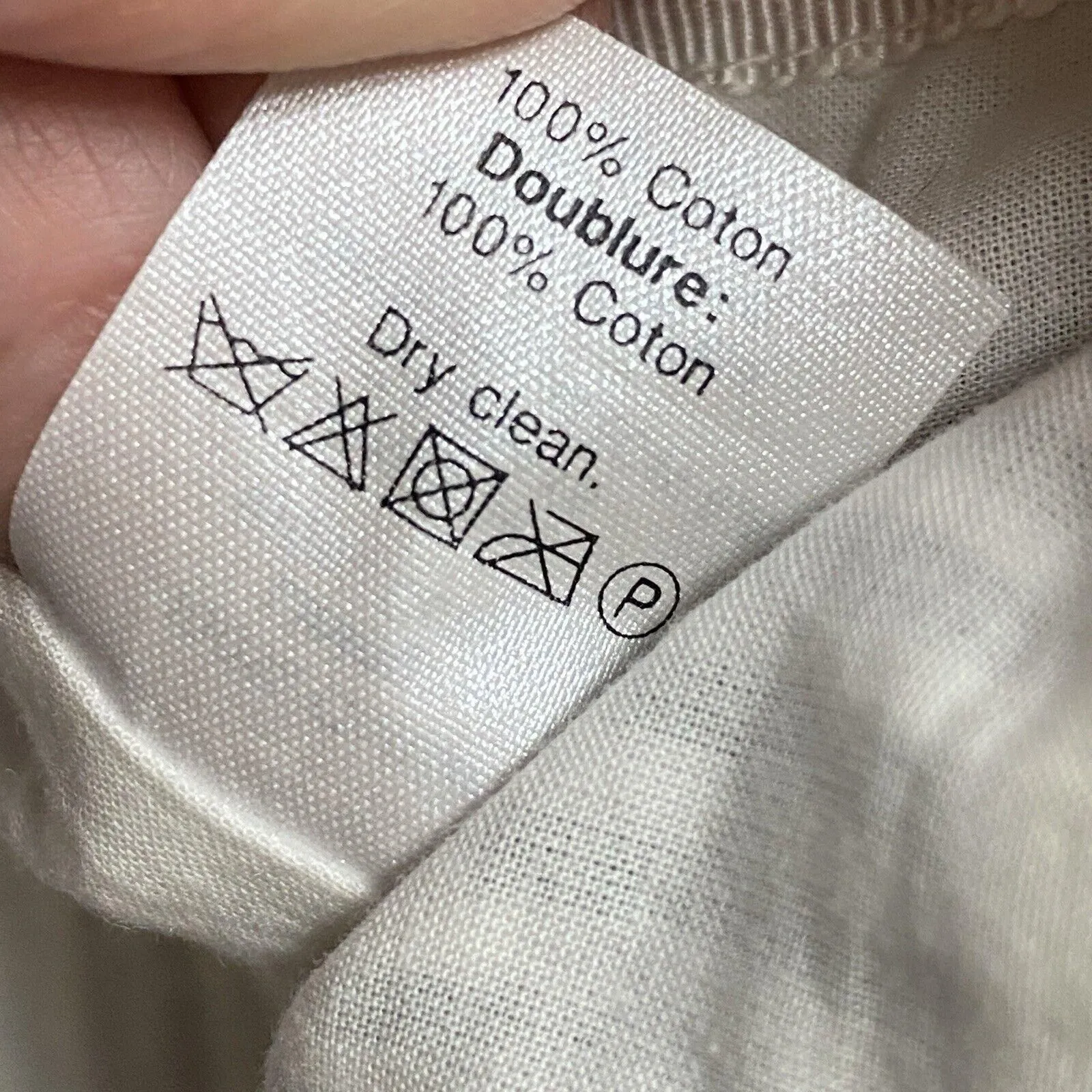 Listing Image Blurred Background