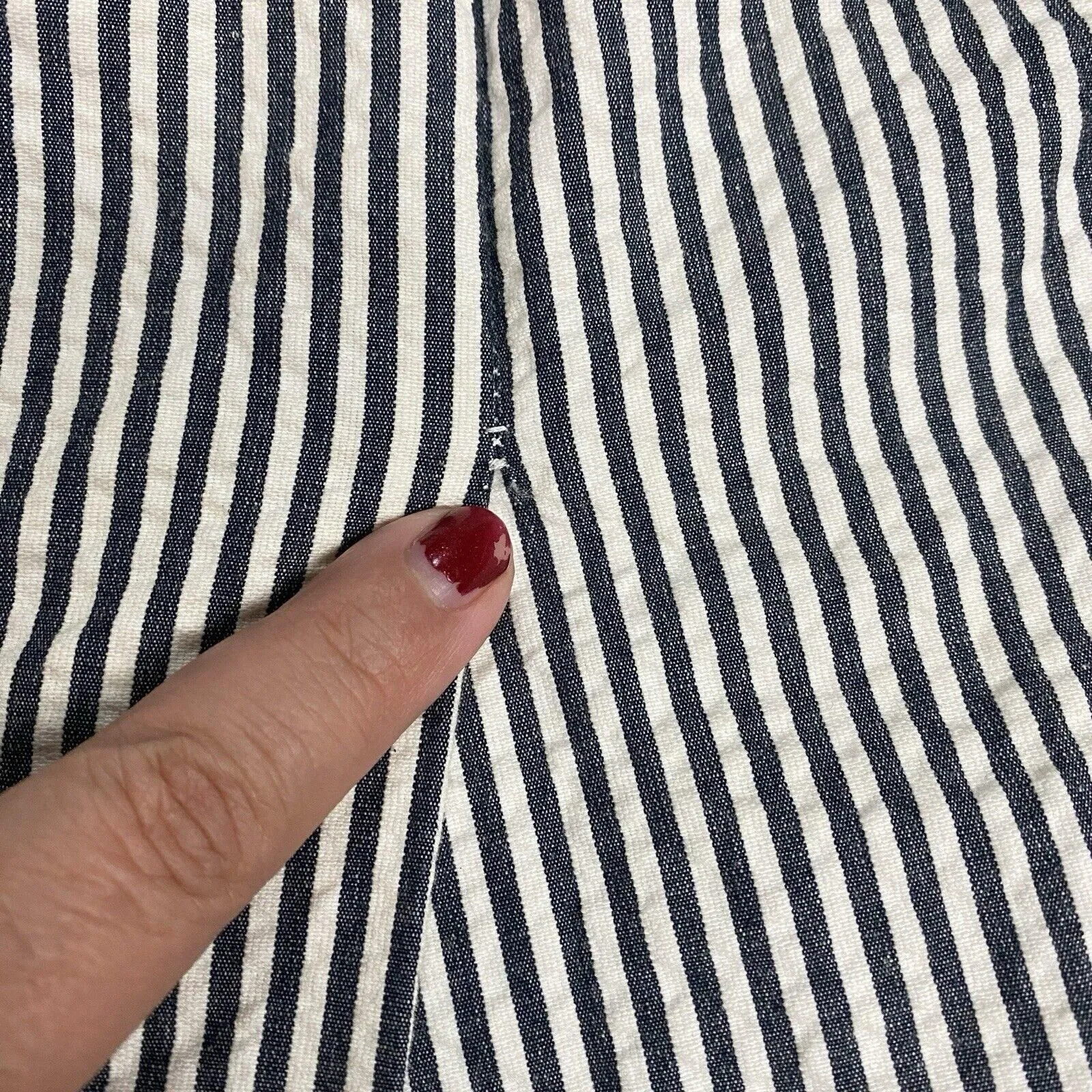 Listing Image Blurred Background