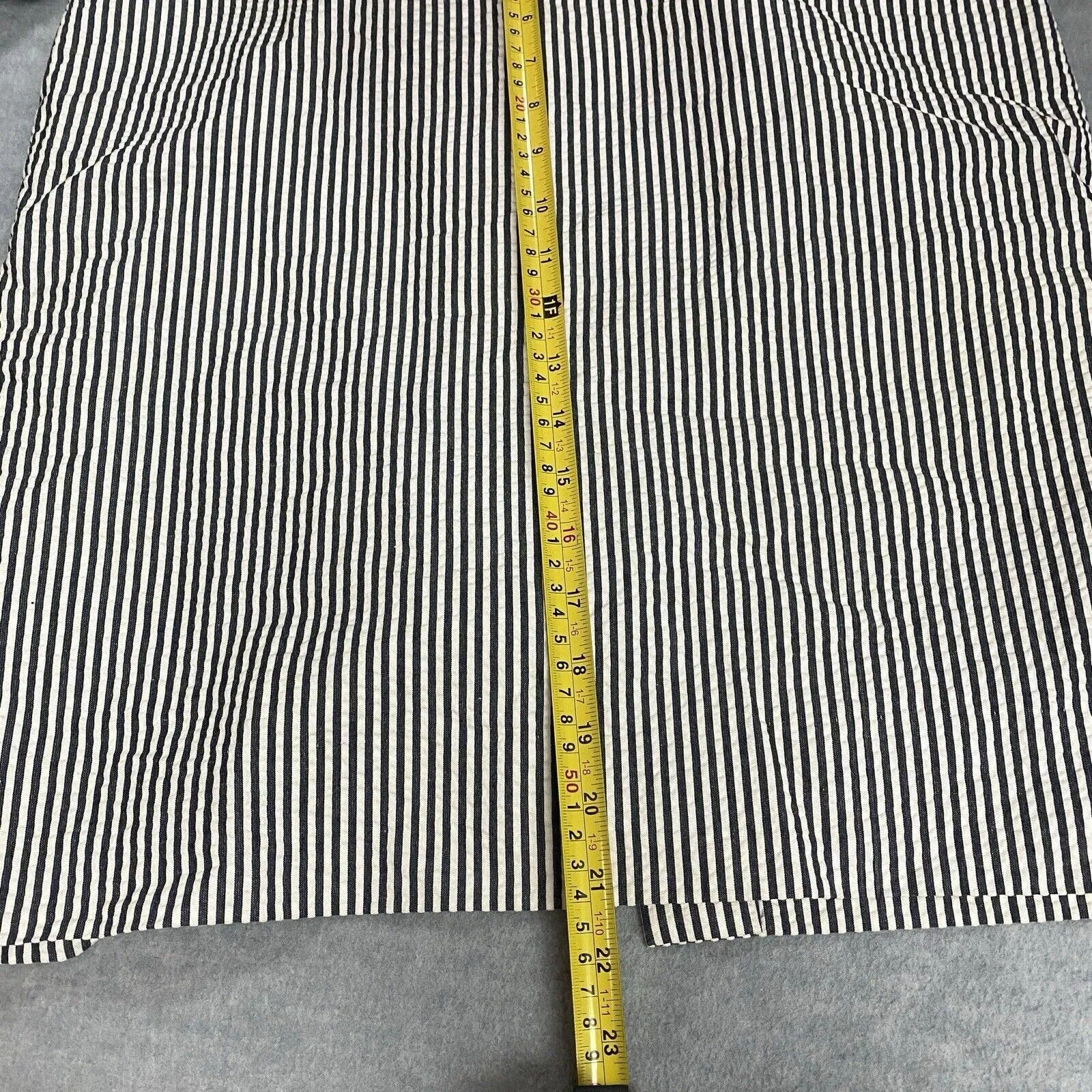 Listing Image Blurred Background